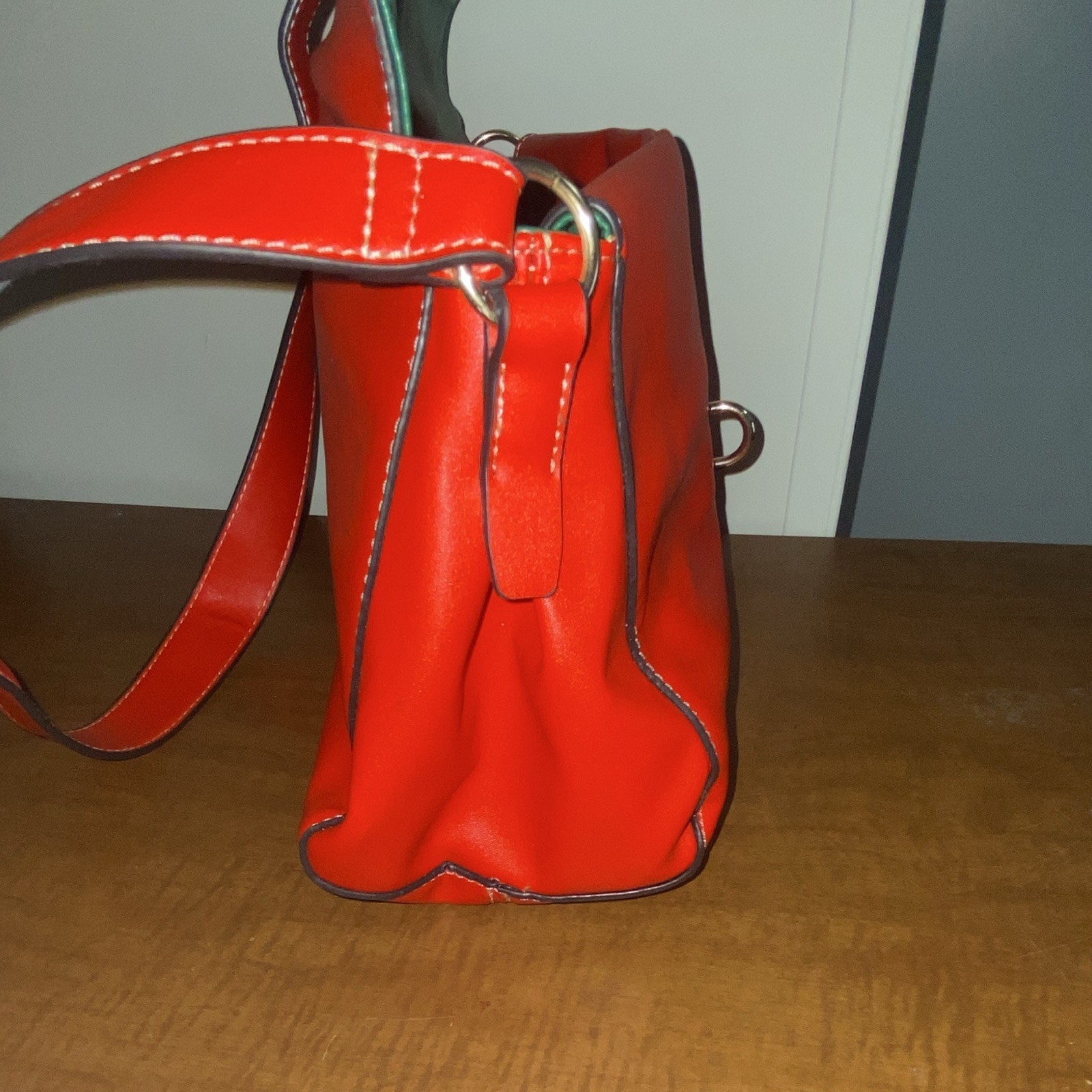 Red Leather Women’s Shoulder Bag Magnetic closure, Lined Inner Pockets