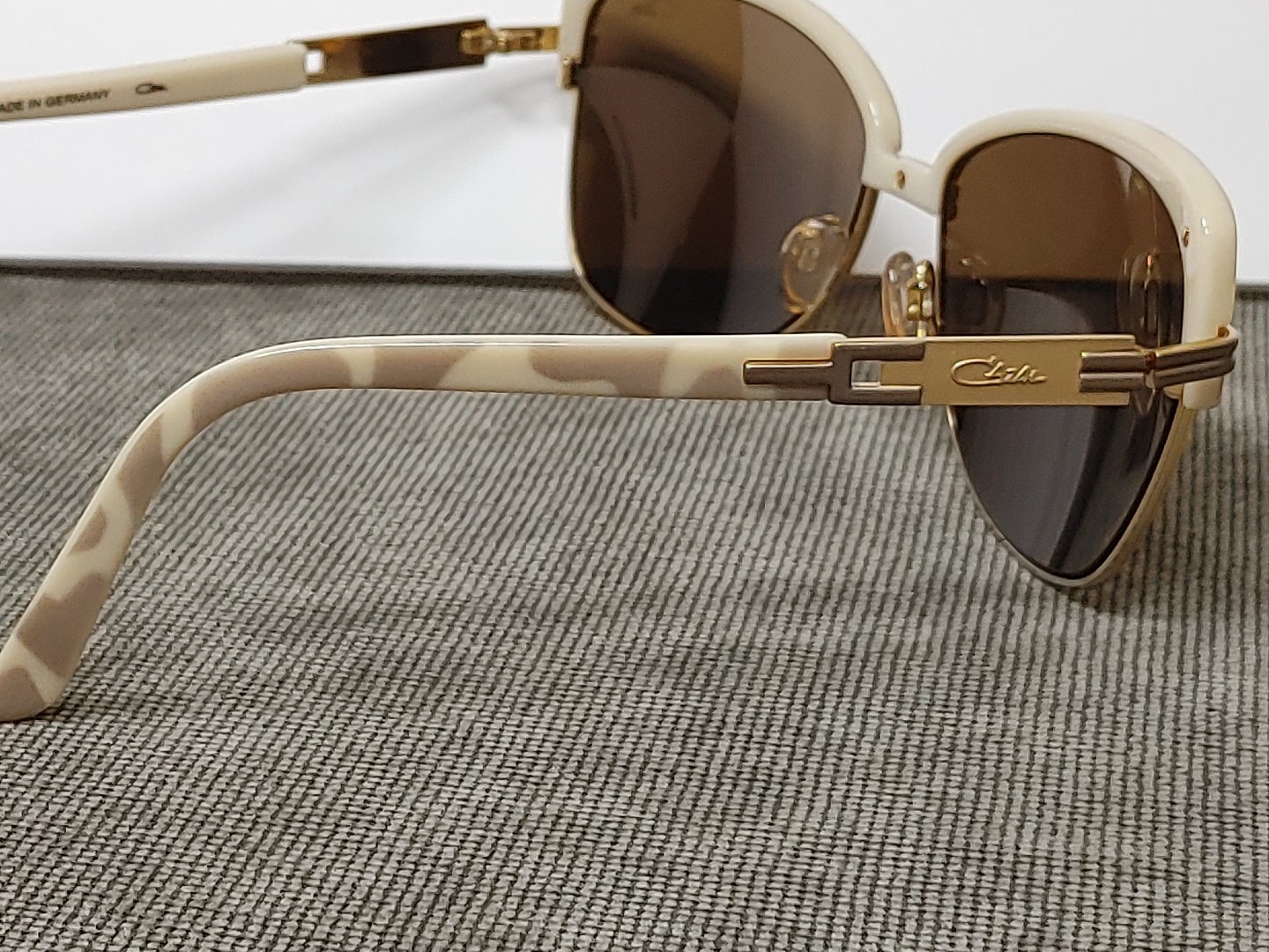 Cazal 9062 Sunglasses Frames 003 Ivory Gold Full Rim 60-15-135 Semi Cat Eye