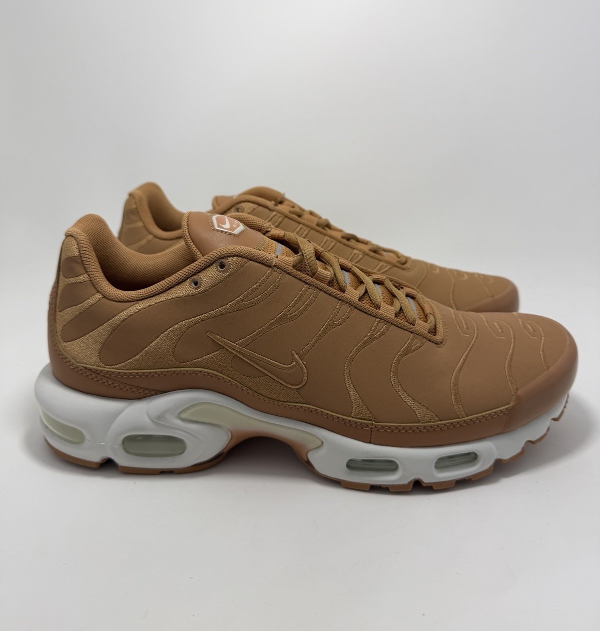 Nike Air Max Plus TN Size 9 Mens Tuned Flax Sail Wheat Gum FZ8815-200
