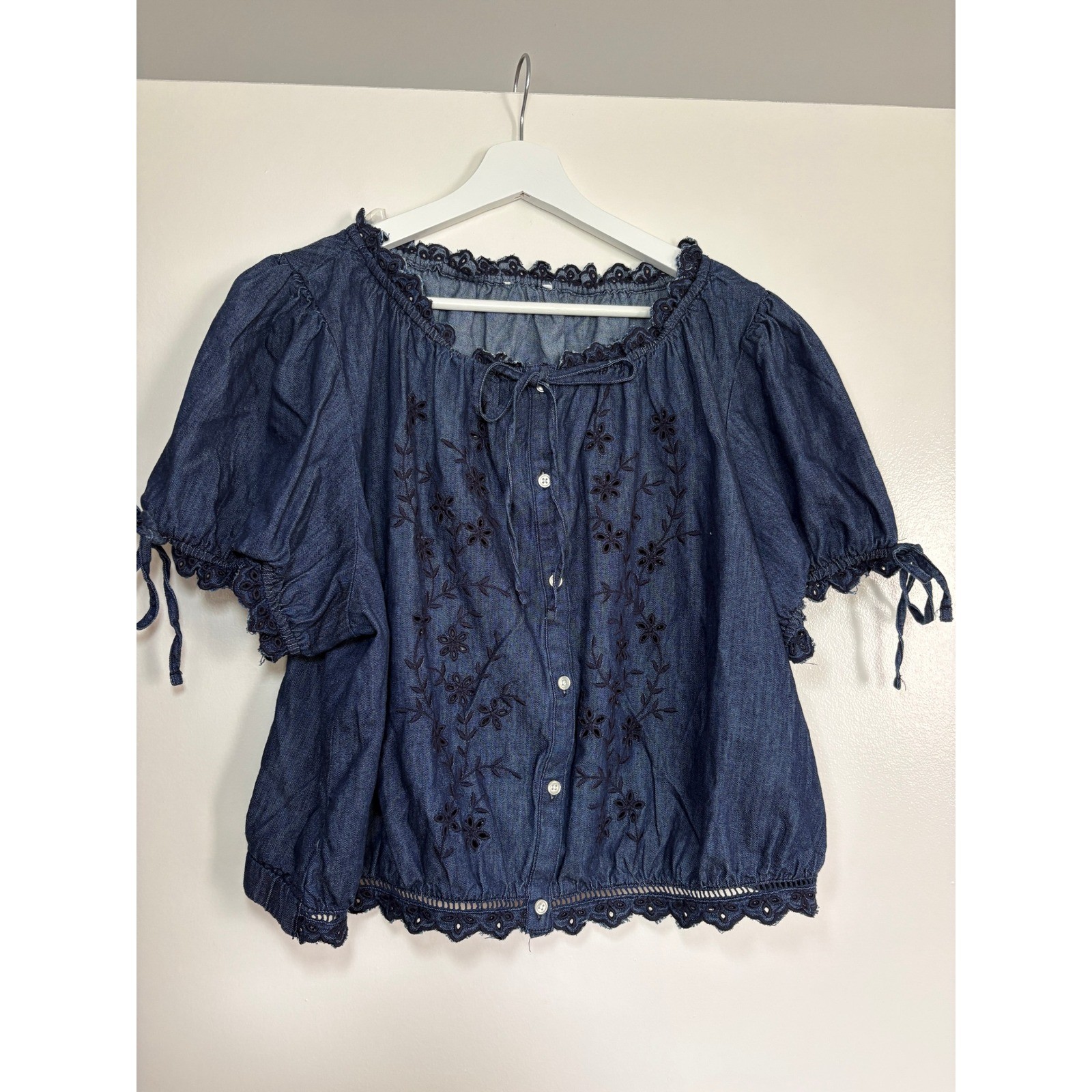 Peasant Blouse XXL Blue Embroidered Eyelet Denim Puff Sleeve Top