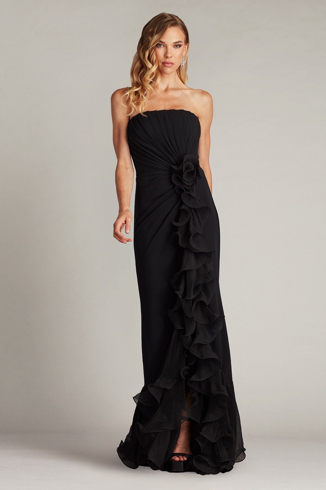 New Tadashi Shoji Leith Cascading Ruffle Gown in Black Sz L $538