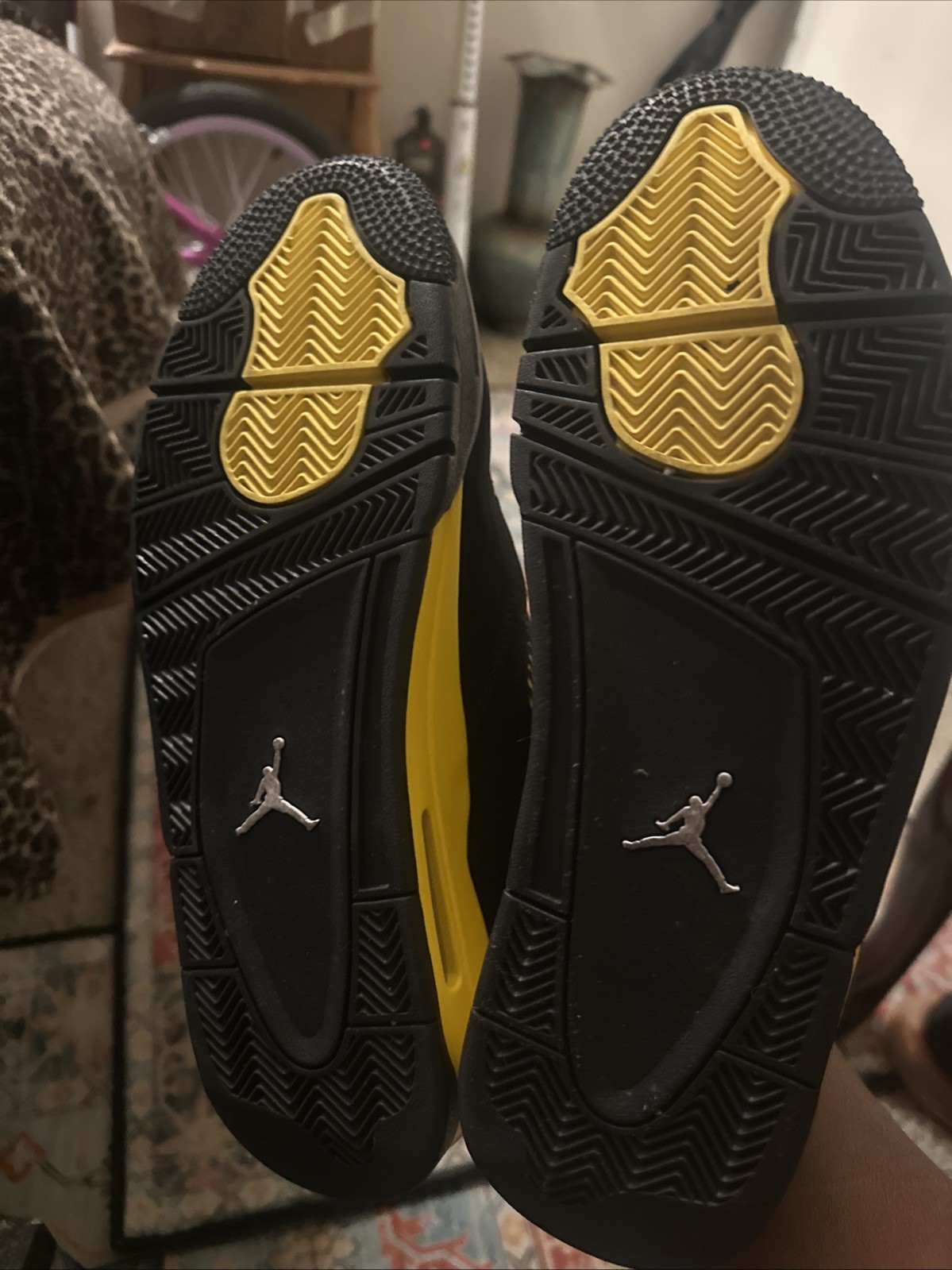 Size 11 – Jordan 4 Retro Mid Thunder
