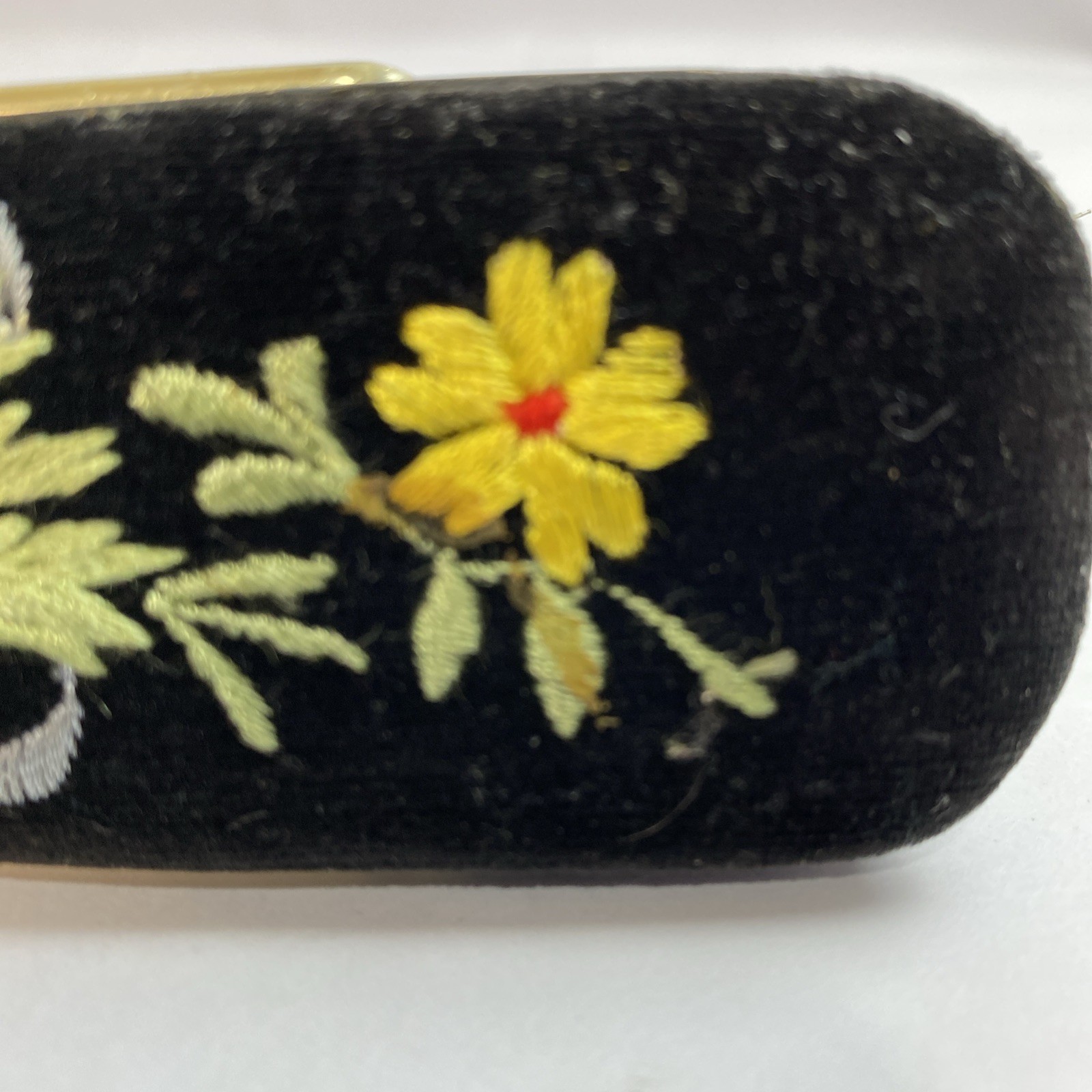Vintage Embroidered Floral Clothes Brush Velveteen Back Hangable 10.2″