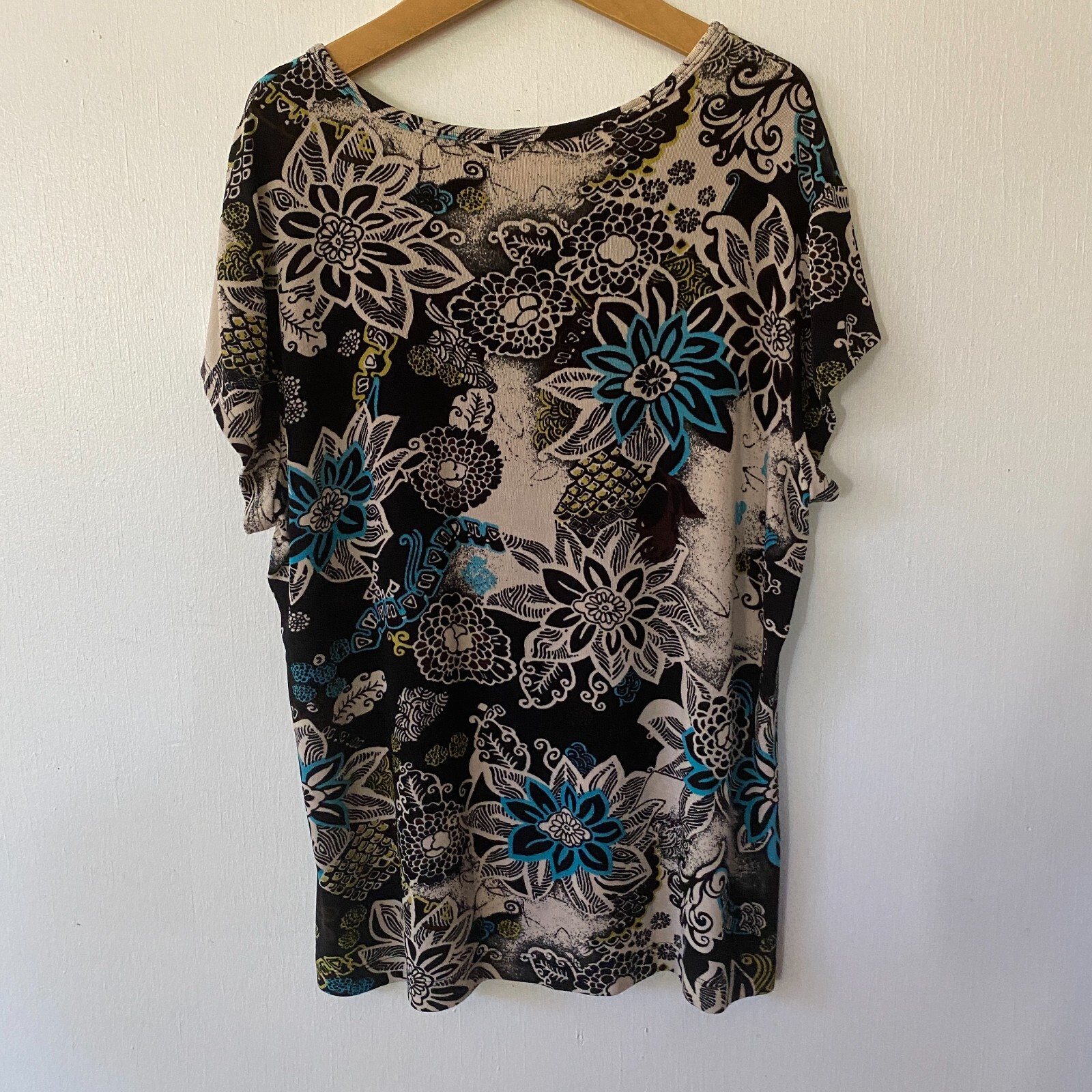 Chico’s Travelers Top Womens Large Short Sleeve Slinky Knit Floral Round Neck