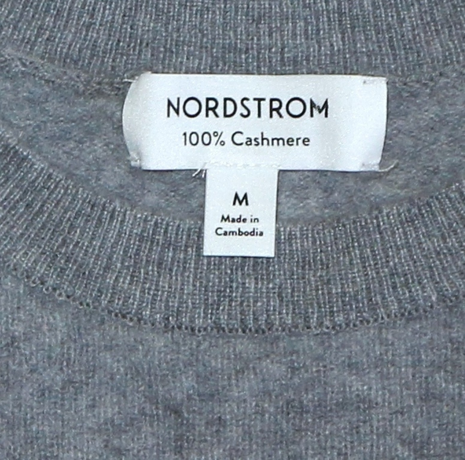 NORDSTROM Grey RndNck Cashmere Swtr Waist Length 35 In Chst 21 In Lng Sz M EXC