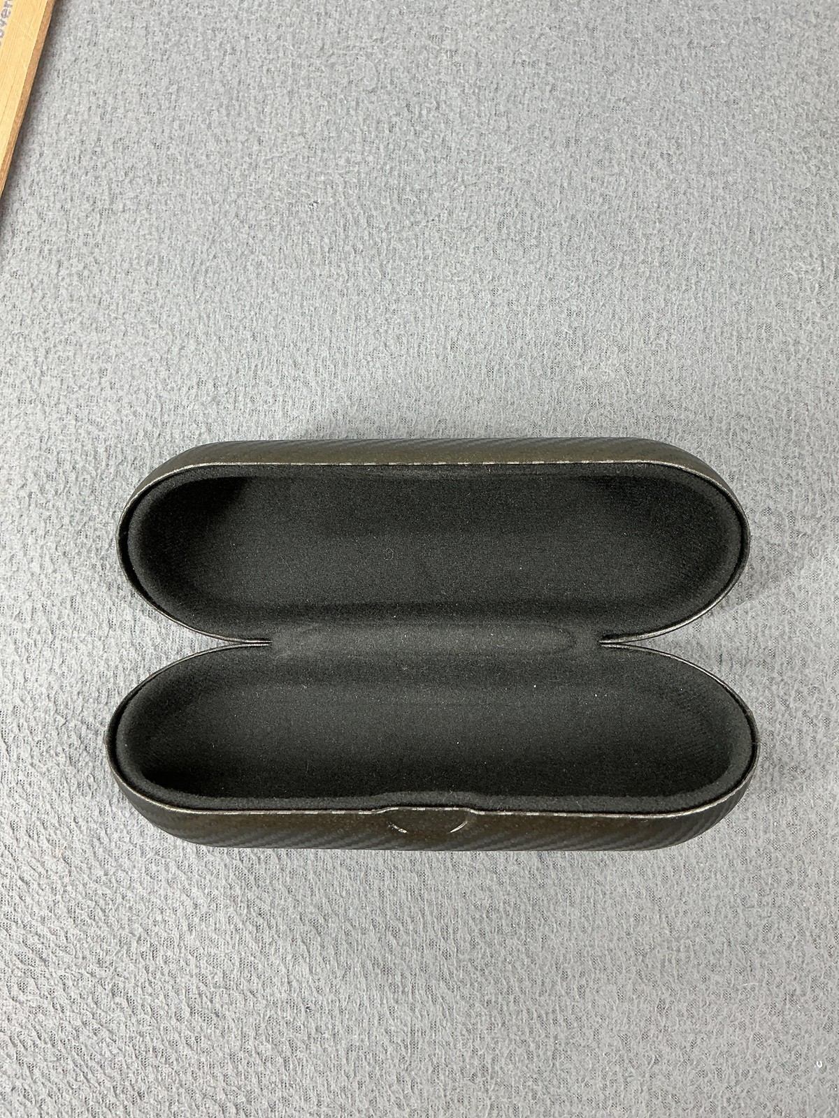 Oakley Sunglasses Case Black Synthetic Carbon Fiber Hard Shell Protective