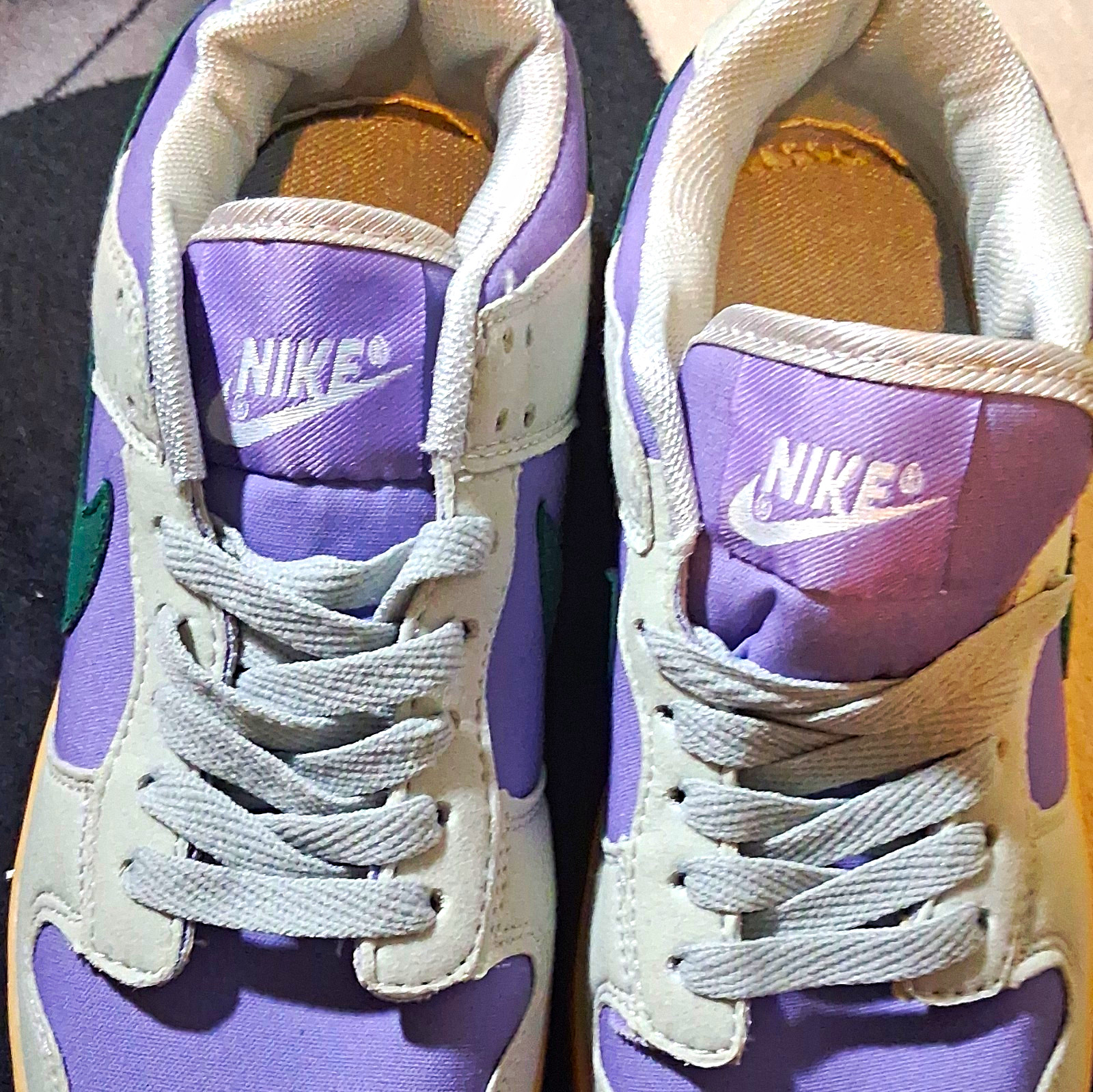Nike Women’s Low Top Athletic Sneakers Colorblock Purple White Green Lace Up