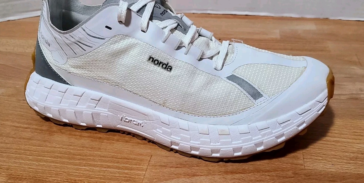 Norda 001 Trail Running Shoes Unisex Men’s 9, Women’s 10.5 – White Gray