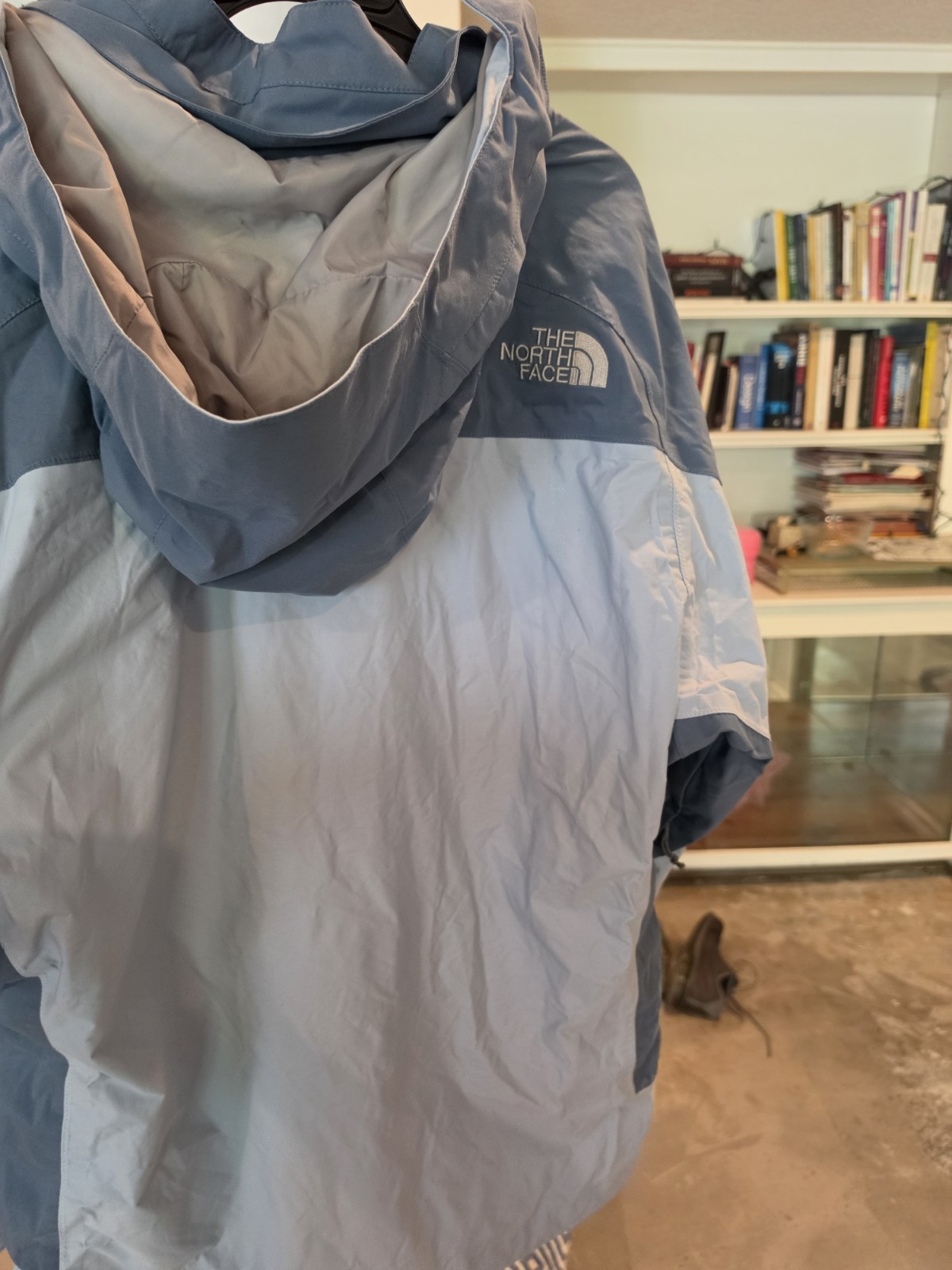 The North Face HyVent Women’s XL Hooded Full Zip Colorblock Jacket Blue