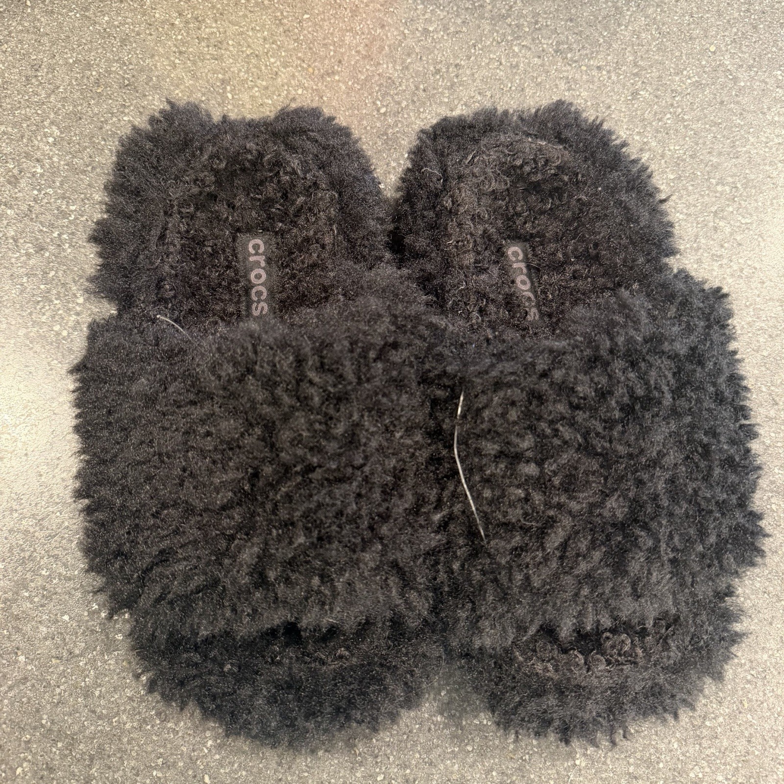 New CROCS Classic Shaggy Fur Slide M4/W6 Black 210912-001 Unisex Mens Womens NWO