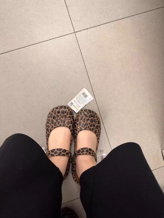 New Womens Crocs Classic Leopard Print Ballet Flat Clog beach shoes Black