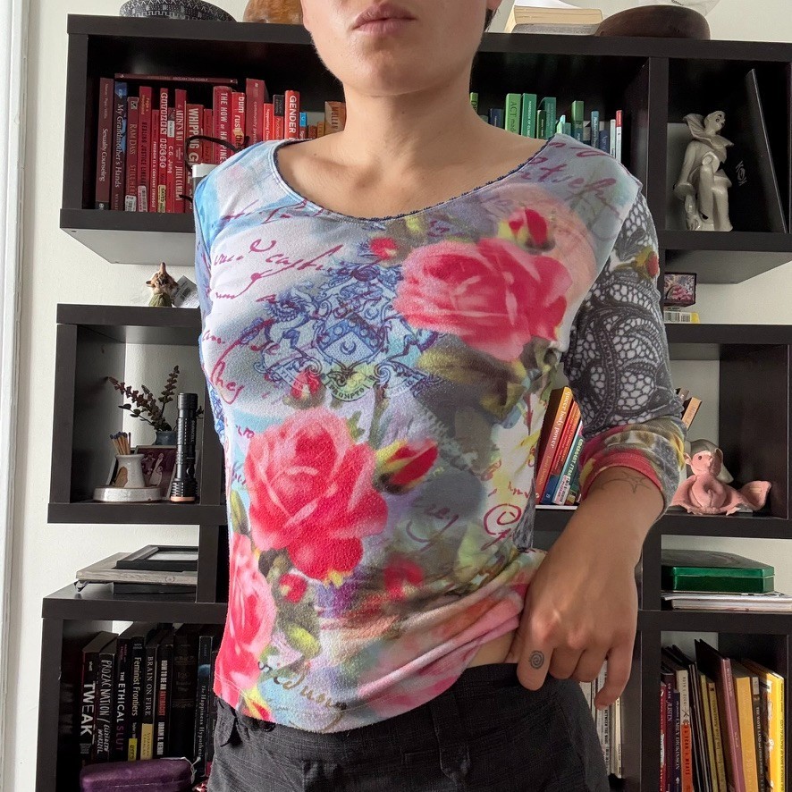 Y2k Yukiko Multicoloured floral print graphic top with 3/4 sleeves sz. m fairy