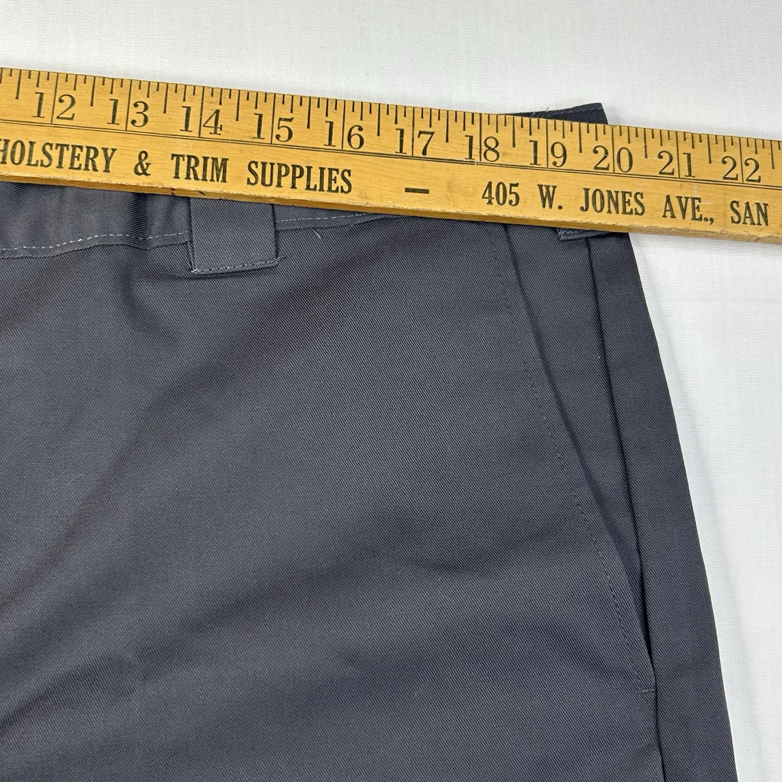 Dickies Flex Utility Work Shorts Mens Size 40 Regular Fit 13″ Inseam Gray NEW