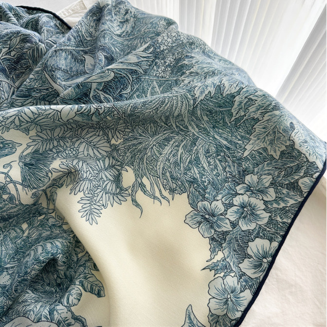 75% Cashmere 25% Silk Scarf 53” Shawl Bandana Neckerchief tree Print Wrap new