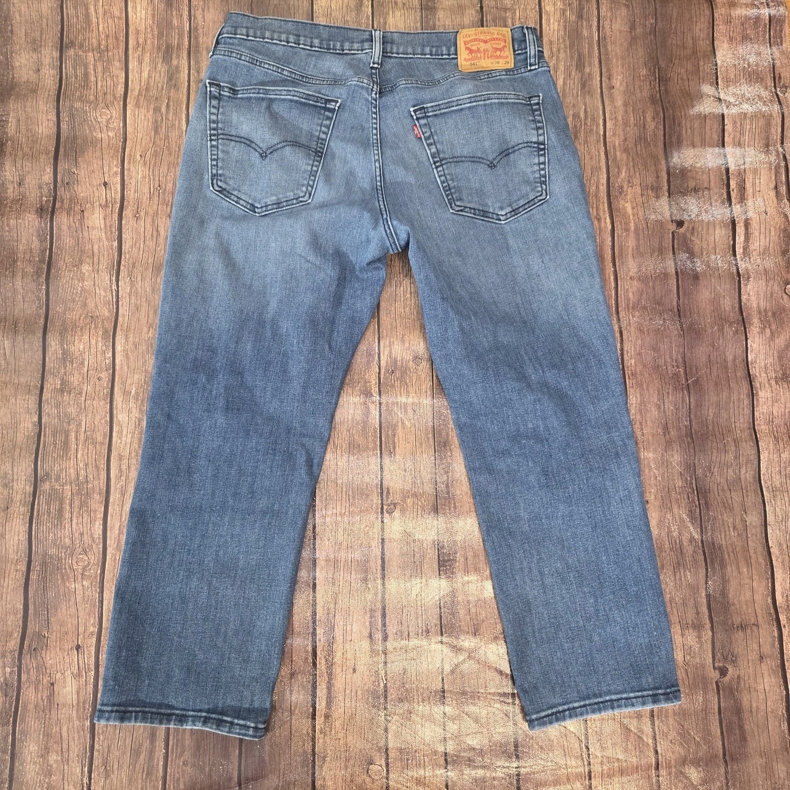 Levi’s 541 Athletic Taper Jeans Mens 36 x 26 Blue Pockets Medium Wash Casual