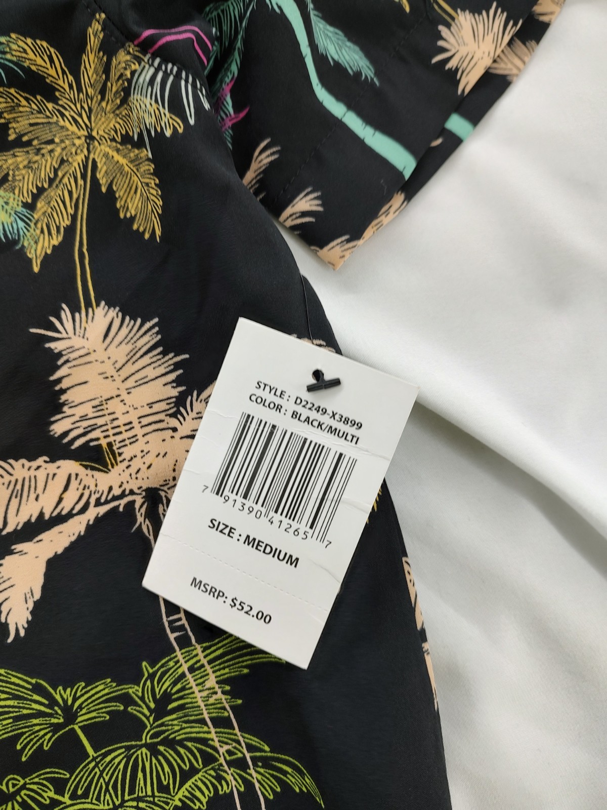 Good Vibes Mens Size Medium Poly/Spandex Blend Short Sleeve Hawaiian Button Up
