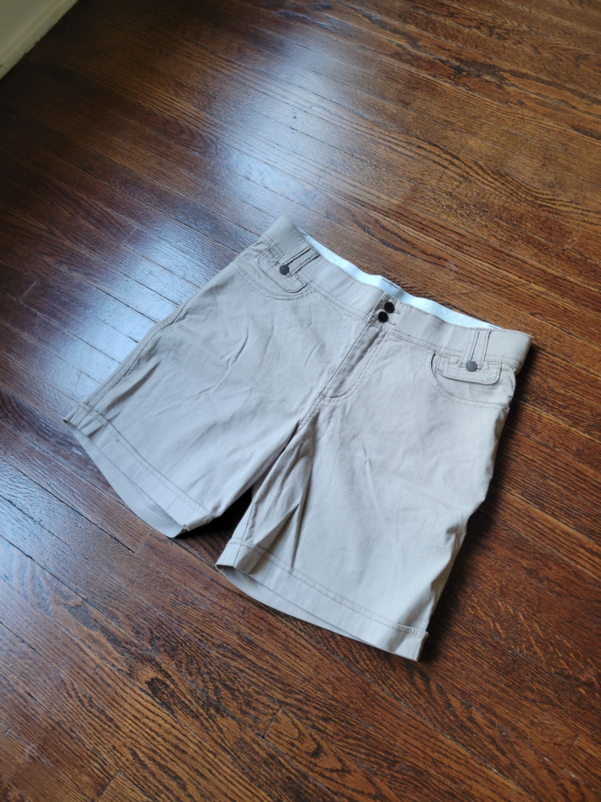 Lee Womens Walk Shorts Beige Stripe Stretch High Rise Comfort Waistband Size 8 M