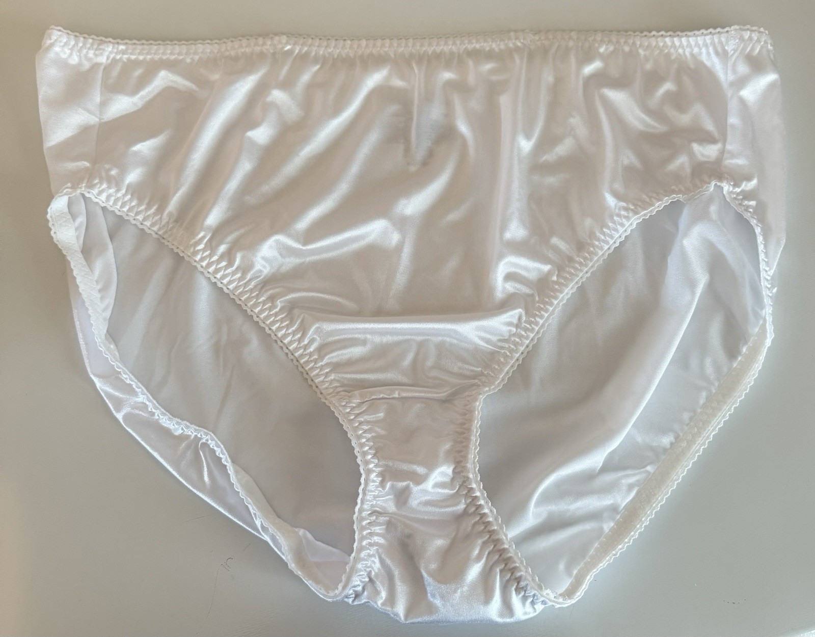 VANITY FAIR RADIANT COLLECTION LGT CONTROL UNDERSHAPERS 3 PAIRS 12/5XL PANTIES