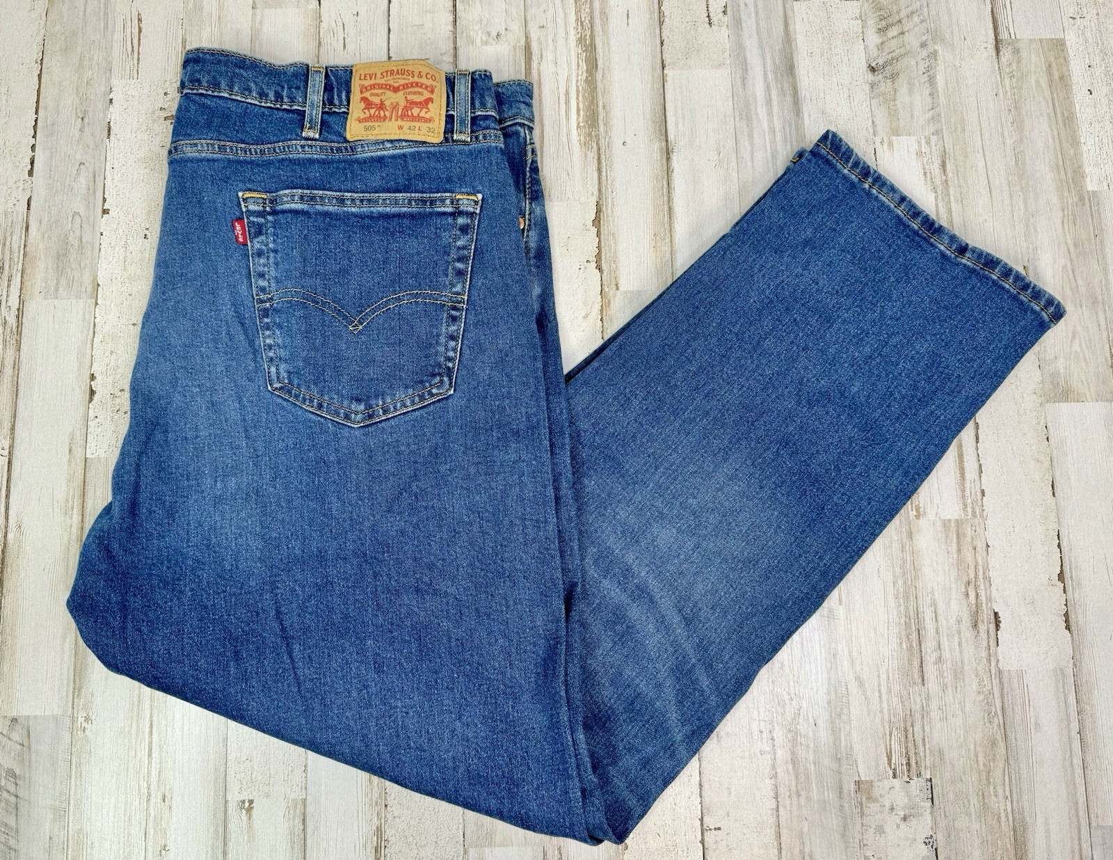 Levi’s 505 Series Men’s Straight Leg 42×32 Blue Denim Jeans Regular Fit NWT