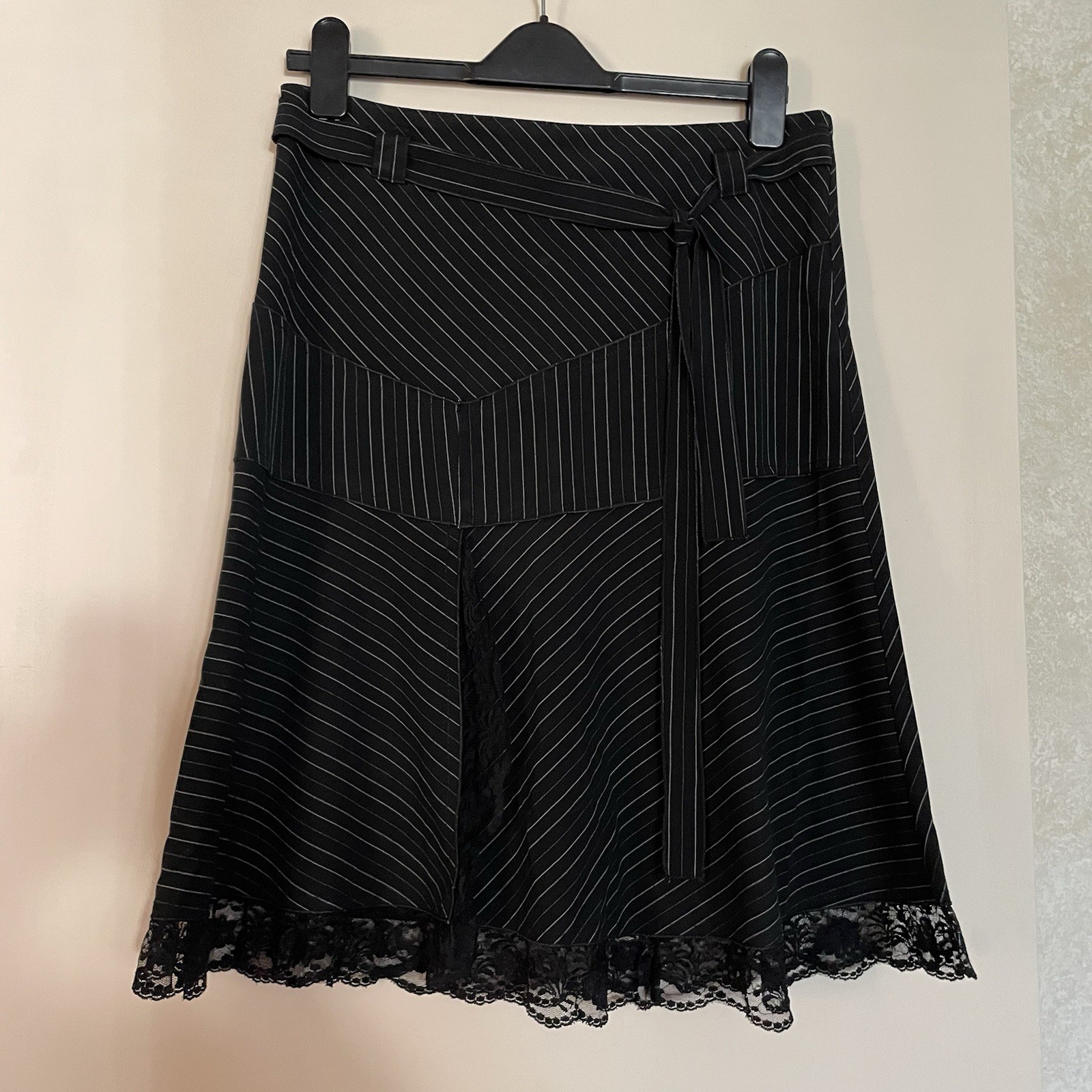 RARE Y2K Vintage Morgan de Toi Skirt Black Pinstripe Lace Hem Knee Length T 40