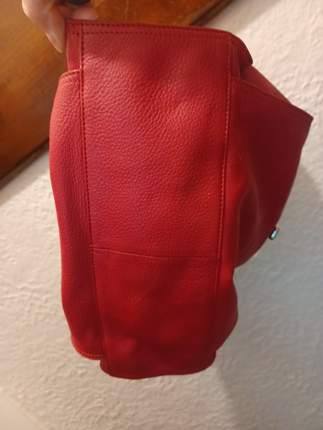 B Makowsky Genuine Pebble Leather Red bright silver hardware Turn Lock Handbag
