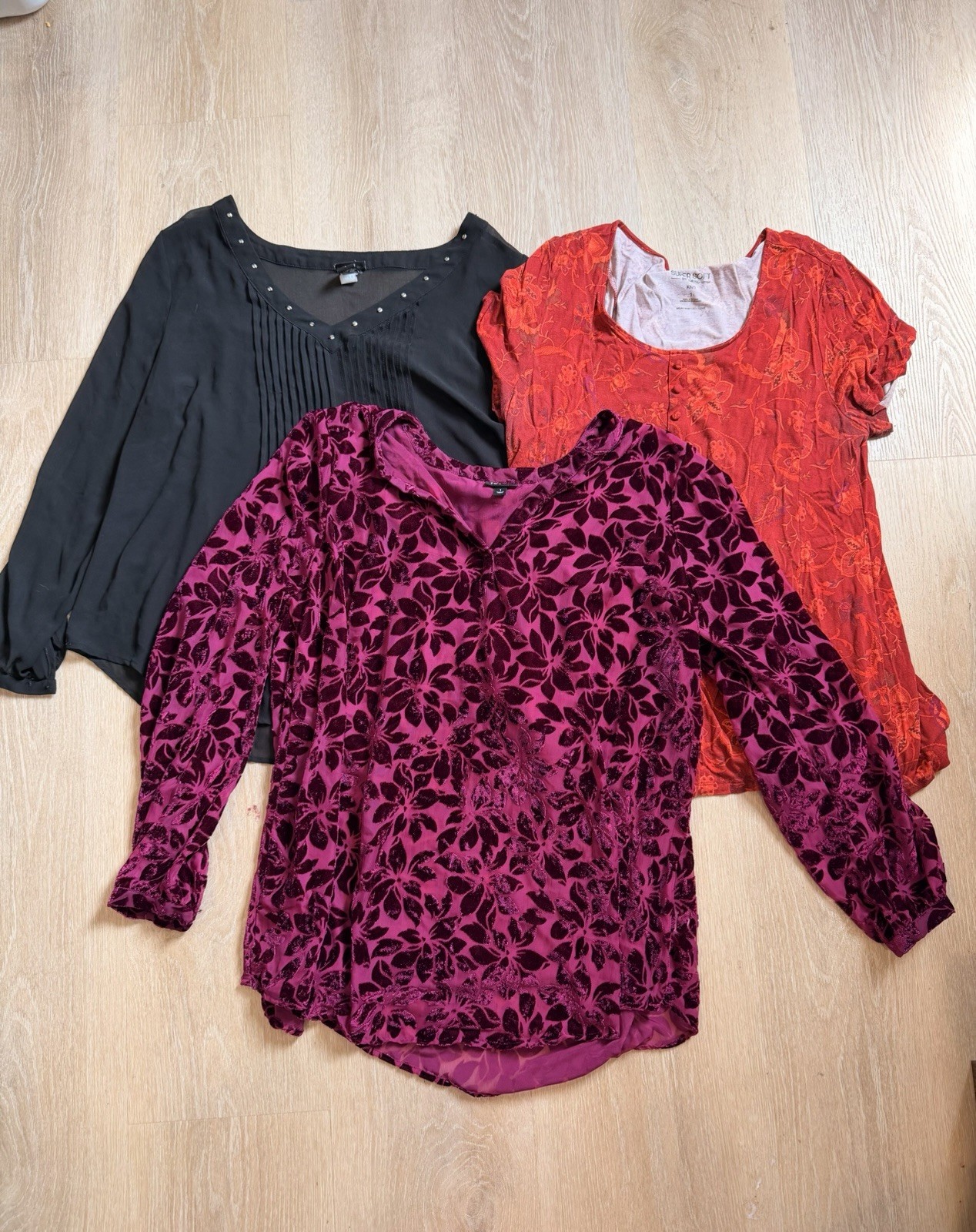 HUGE TORRID LOT! Size 1XL 23 Different Shirts & Patterns Rarely Worn