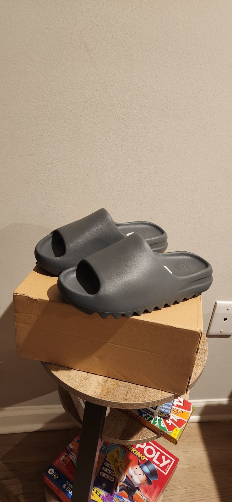 Adidas Yeezy Slide Slate Grey Size 8 (100% Authentic)