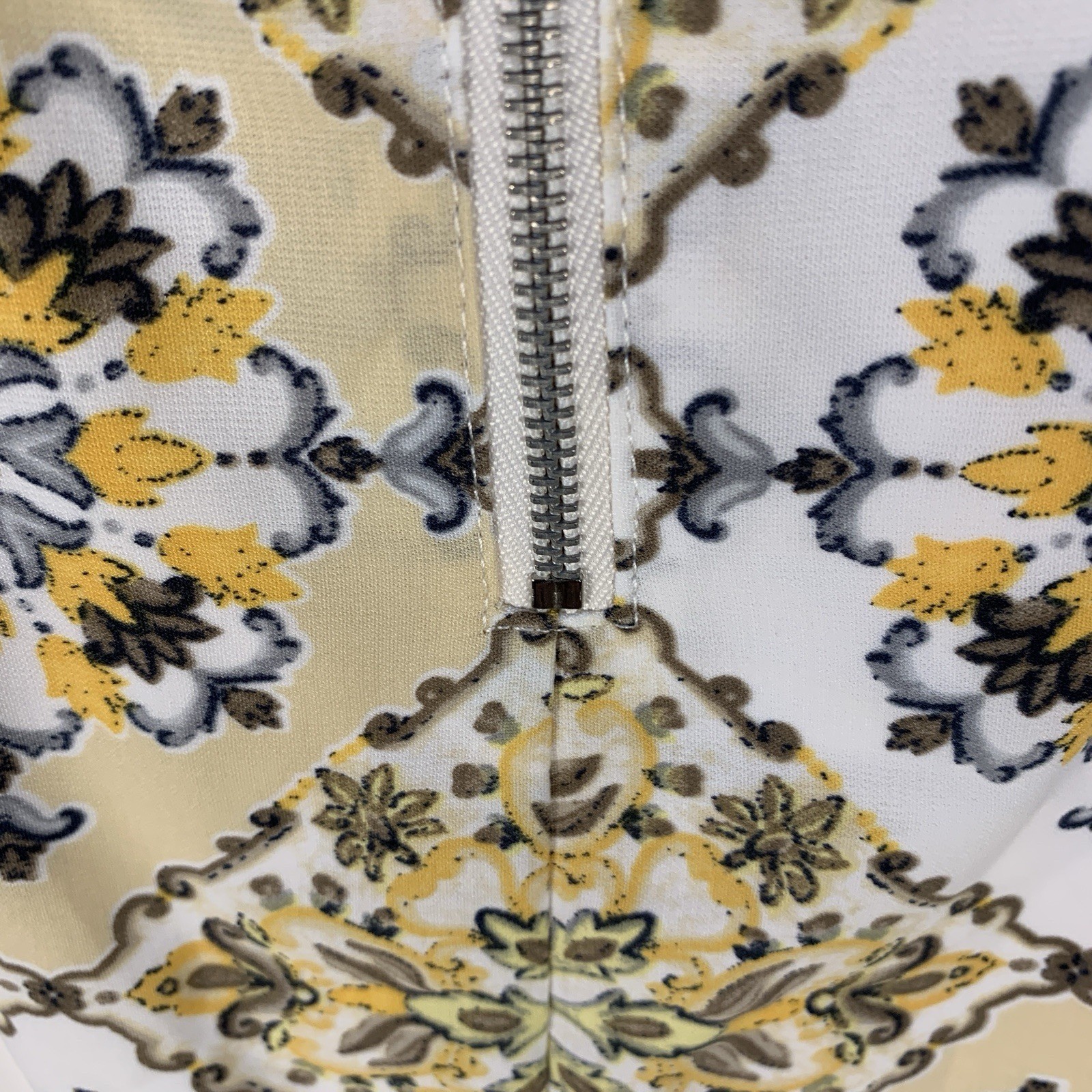 Dandy Lion Yellow, Medallion Floral Tile Print Shift Dress Size SM Short Sleeve