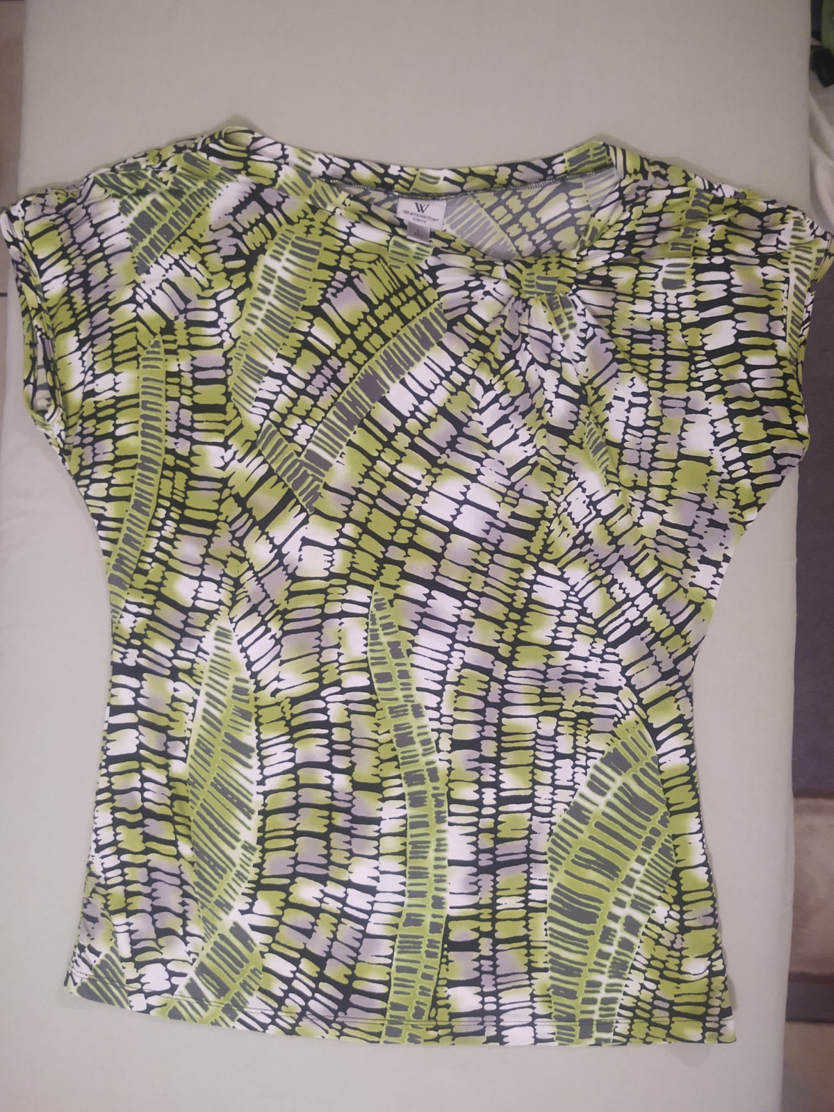 Worthington Abstract Geometric Pleated Neck Short Sleeve Blouse Top