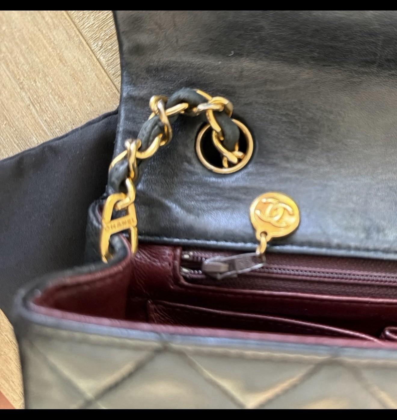 Authentic vintage Black Quilted Small Single Flap Chain Turn Lock Gold bag