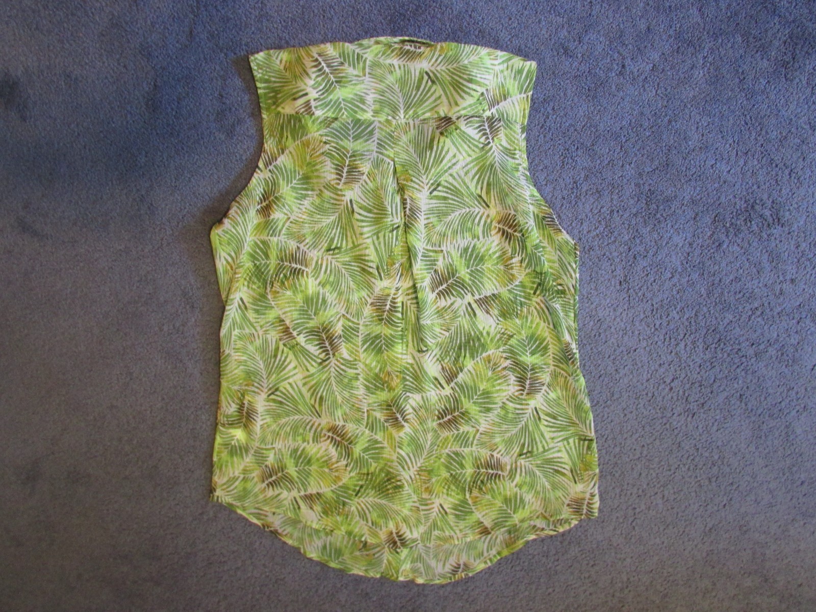 NWOT Liz Claiborne Large Green Leaf Pattern Chiffon Button Shirt Sleeveless Pkt