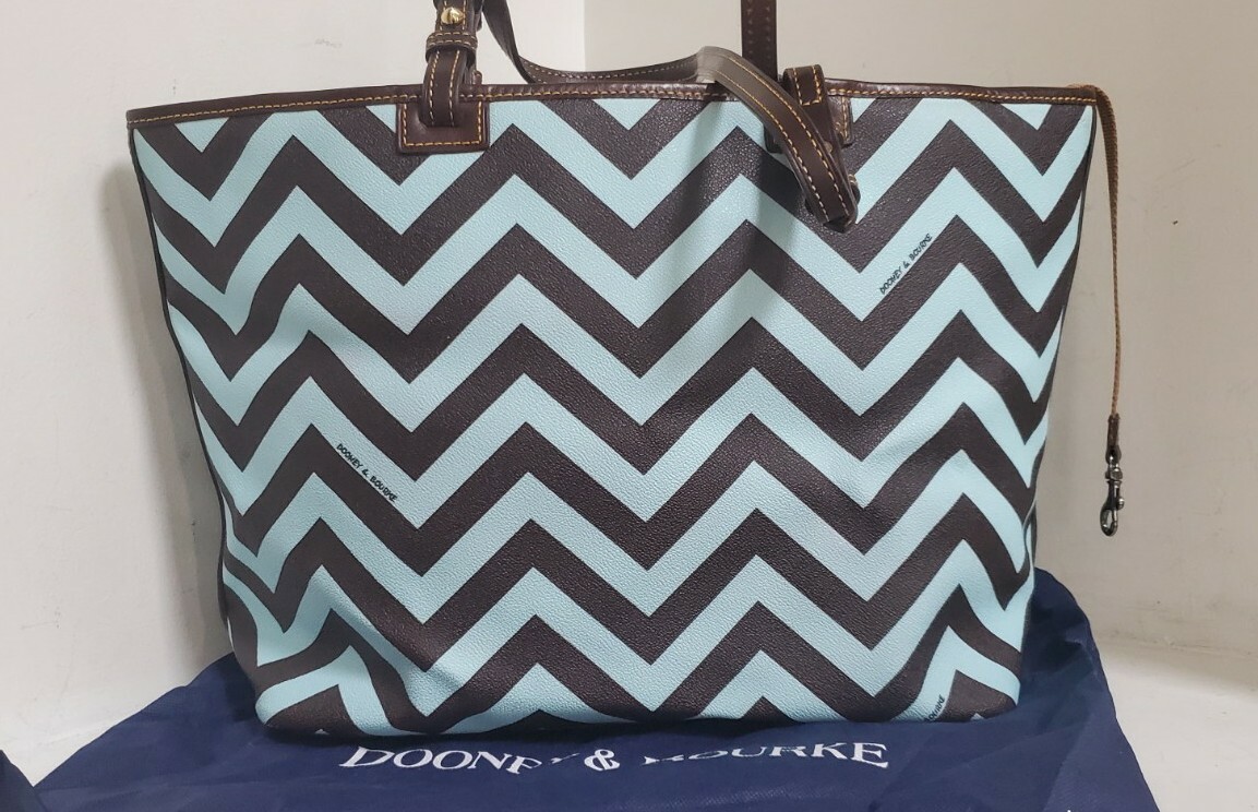 Dooney & Bourke Everyday Tote – 12 x 18 x 6 inches – SEE DESCRIPTION AND PICS