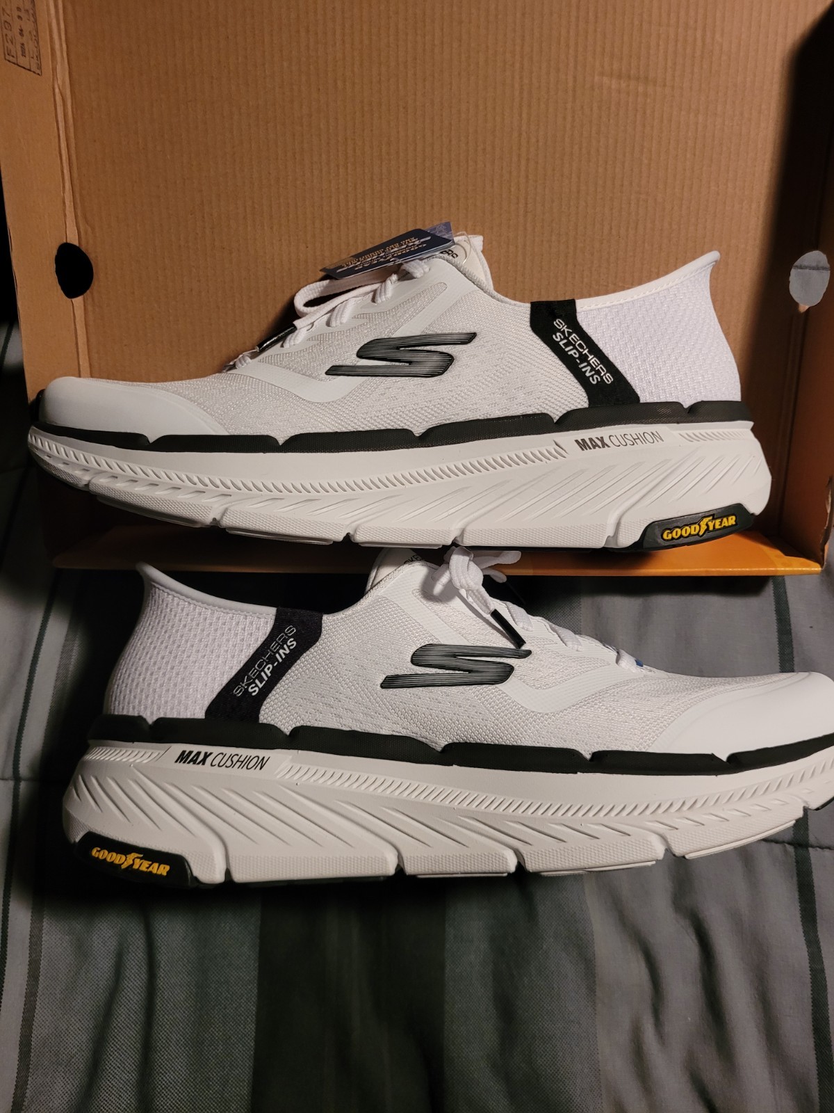 Skechers Slip-ins Max Cushioning Air Cooled Premier 2.0 Mens US Size 11 White