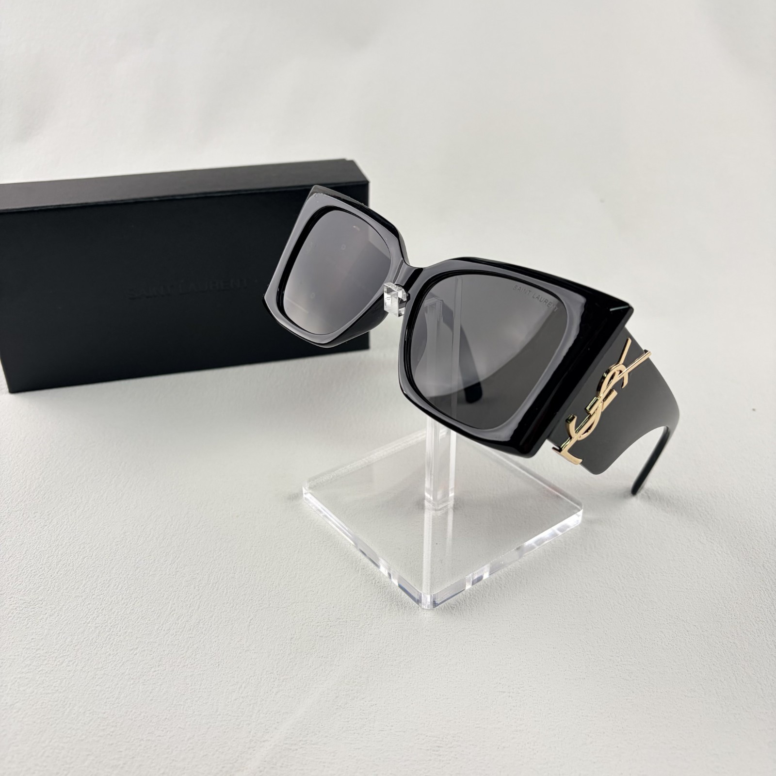 Saint Laurent Blaze Oversized Square Sunglasses SL M119 001 w/ Box & Case