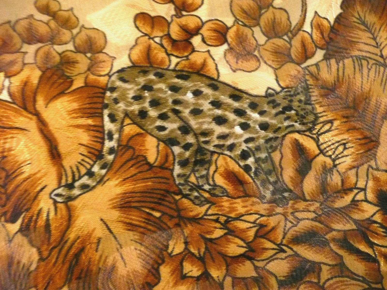 ANTIQUE GOLDEN BRONZE POLYSTER ANIMAL BIRDS TIGER SHAWL SCARF 1970 40″x 40″