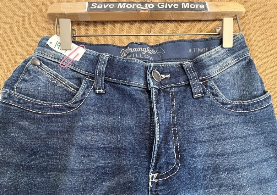 Wrangler Willow women’s 5/36 W27 L 36 blue stretch regular straight zip