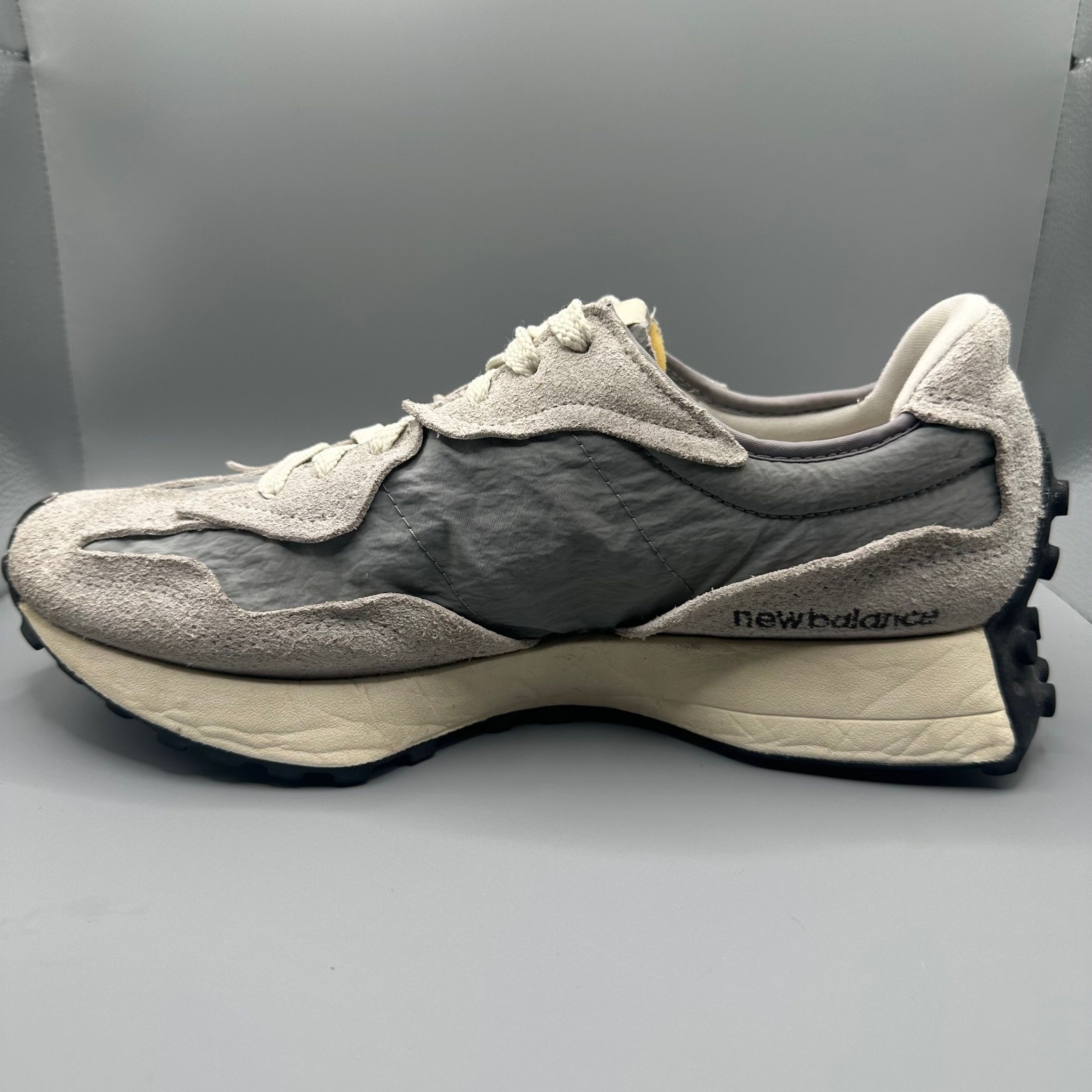 New Balance 327 Men Size 9.5 D Grey Matter Shoes Sneakers U327WCA