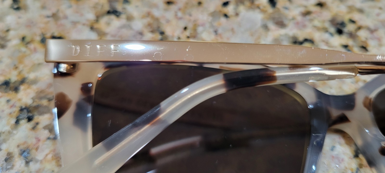 Diff Bella II CT-PK30 Sunglasses,PINK MIRROR LENS, ANIMAL PRINT, STORE DISPLAY