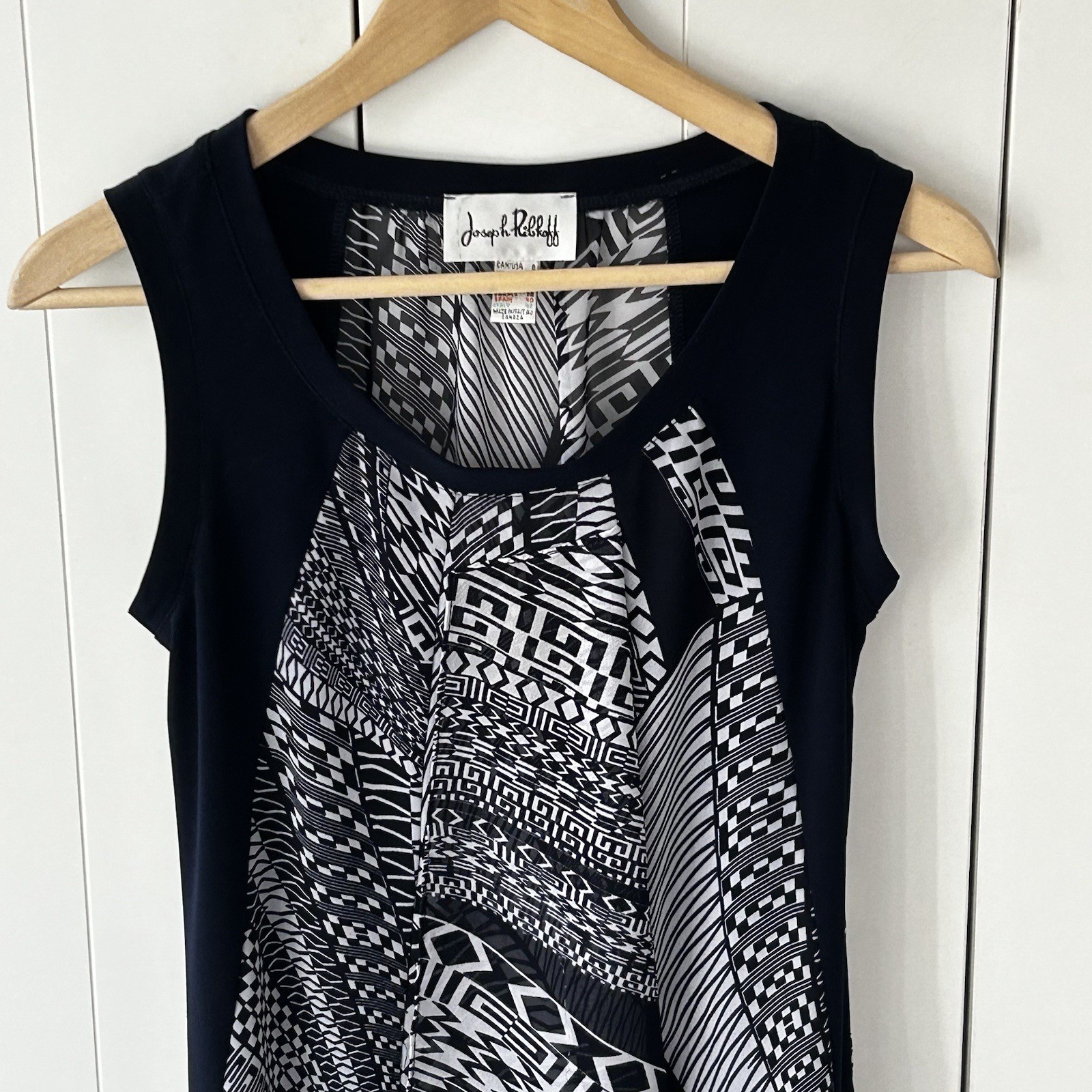 Joseph Ribkoff Top SIze 8 Black White Sleeveless Geometric Print Artsy Modern