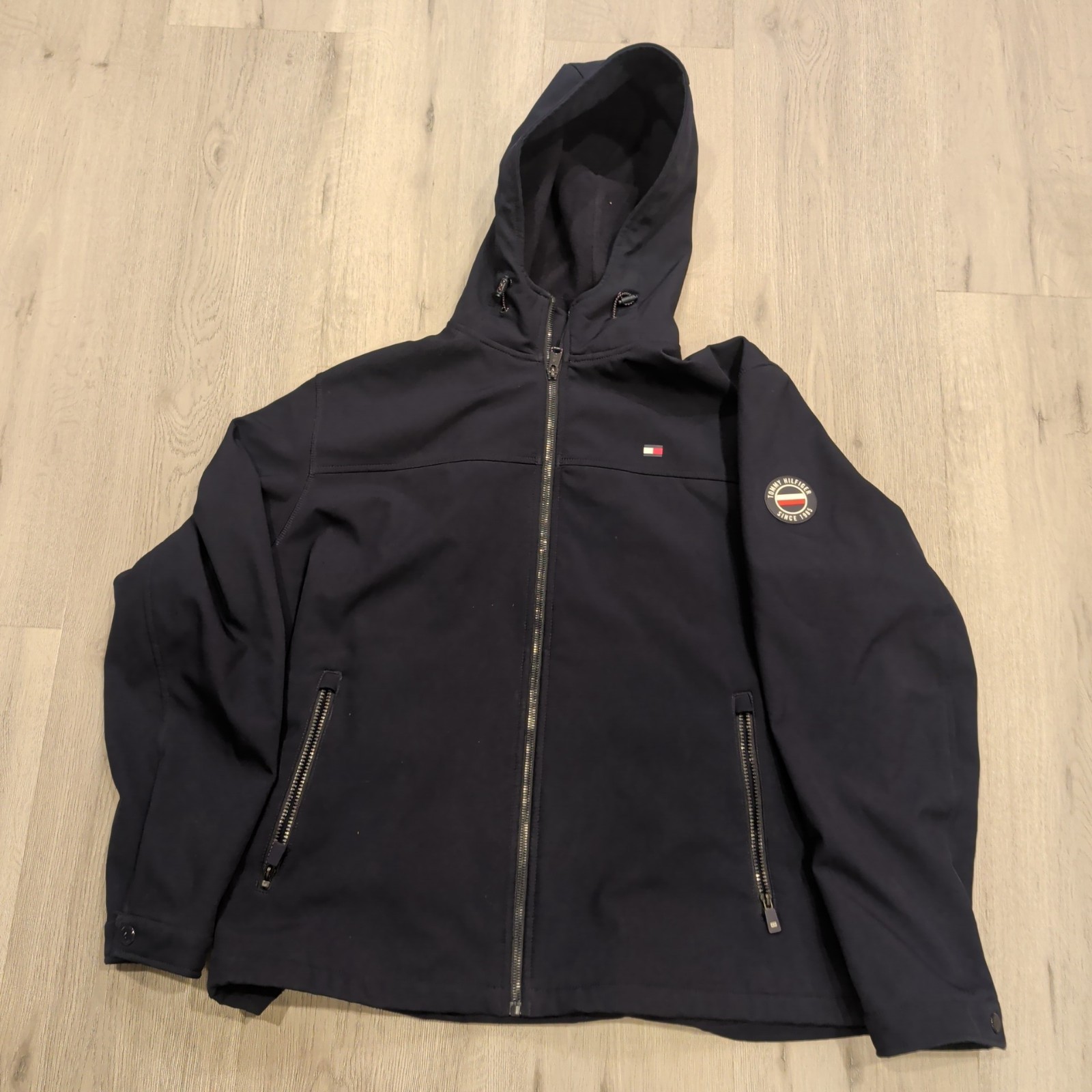 Tommy Hilfiger Mens XL Navy Hooded Jacket Water Resistant, Light Soft Shell Spot