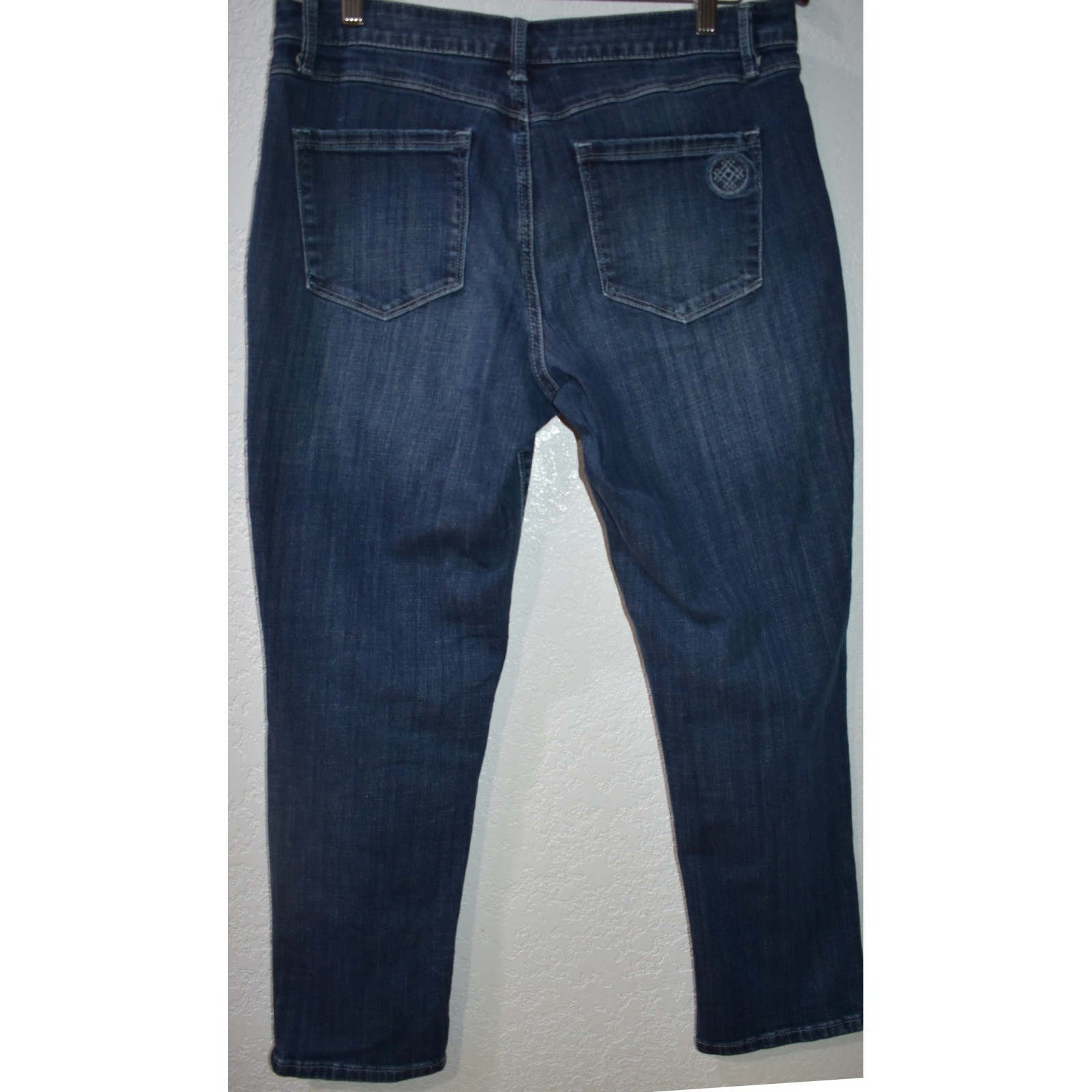 Laurie Felt Los Angeles Classic Weekender Crop Jeans Blue Denim 10 A367030