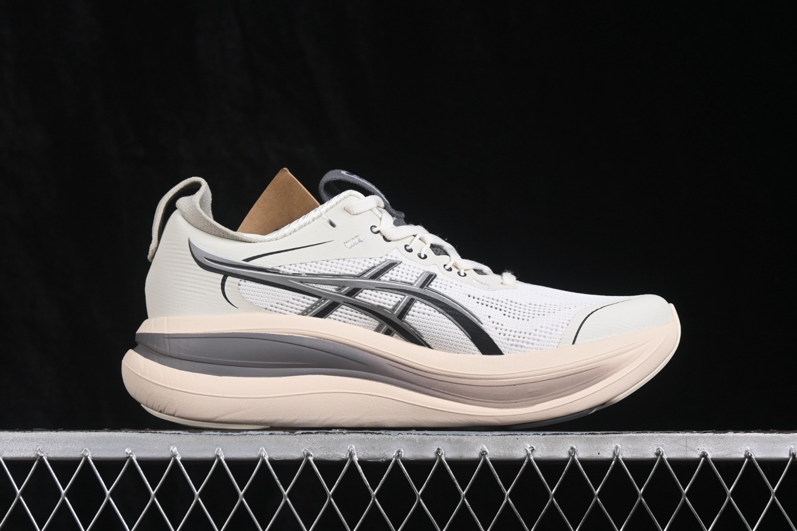 Asics Gel-Nimbus 28 GO Pack 1011C032-100 Men’s Cream Black Running Shoes
