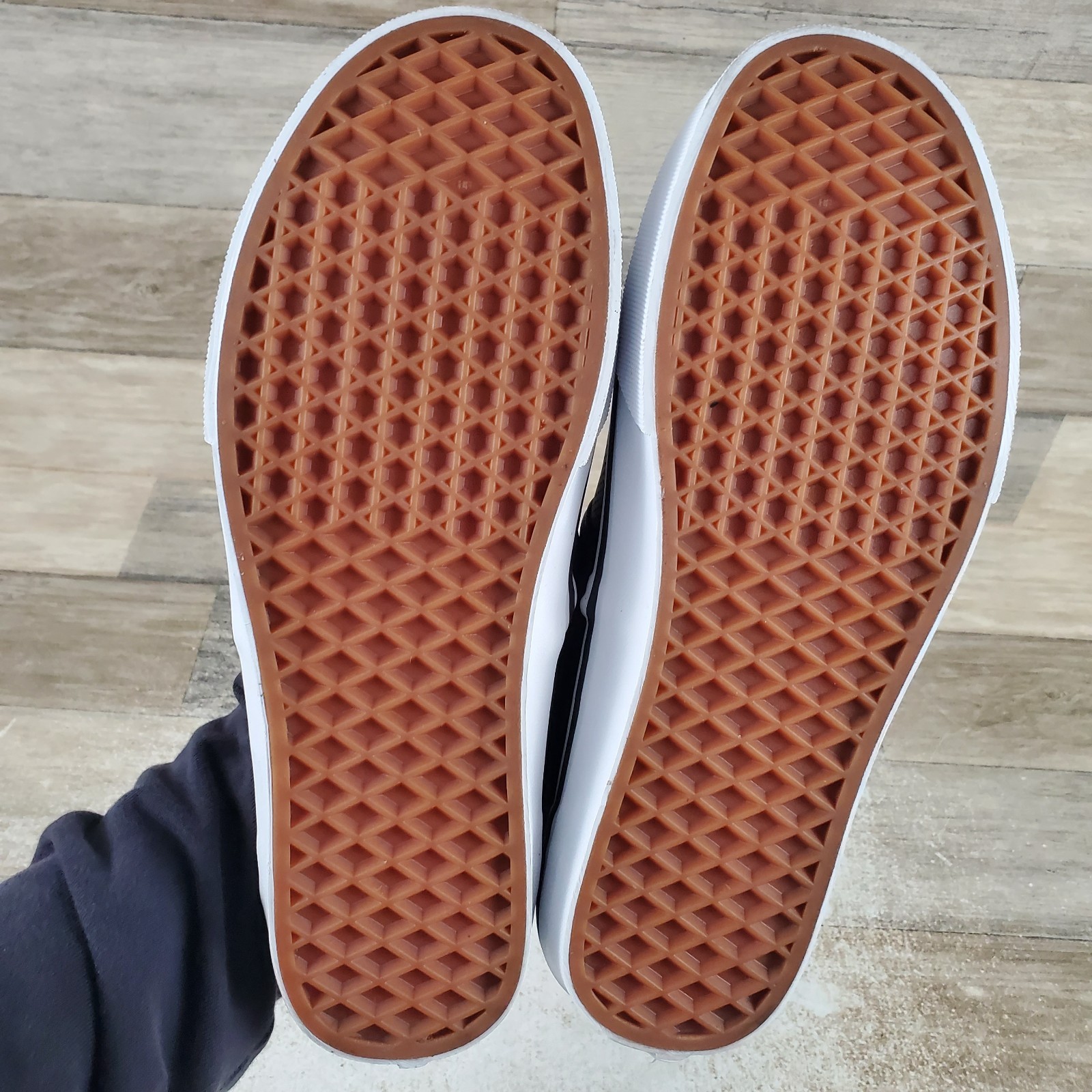 Vans Asher Perforated Womens Shoes Sz 9 Black Casual Round Toe Slip On Sneakers