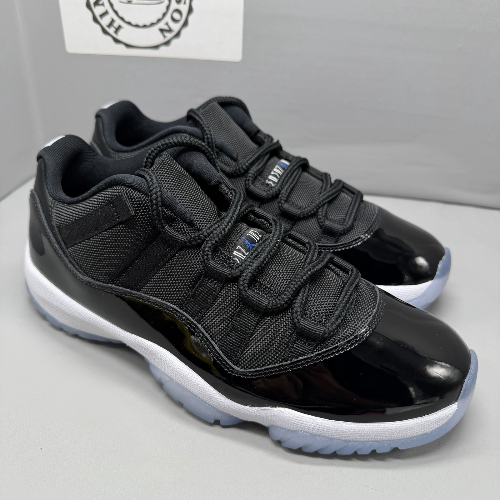 Air Jordan 11 Men Retro Low Space Jam Sneaker FV5104-004 Size 8 NEW B-Grade