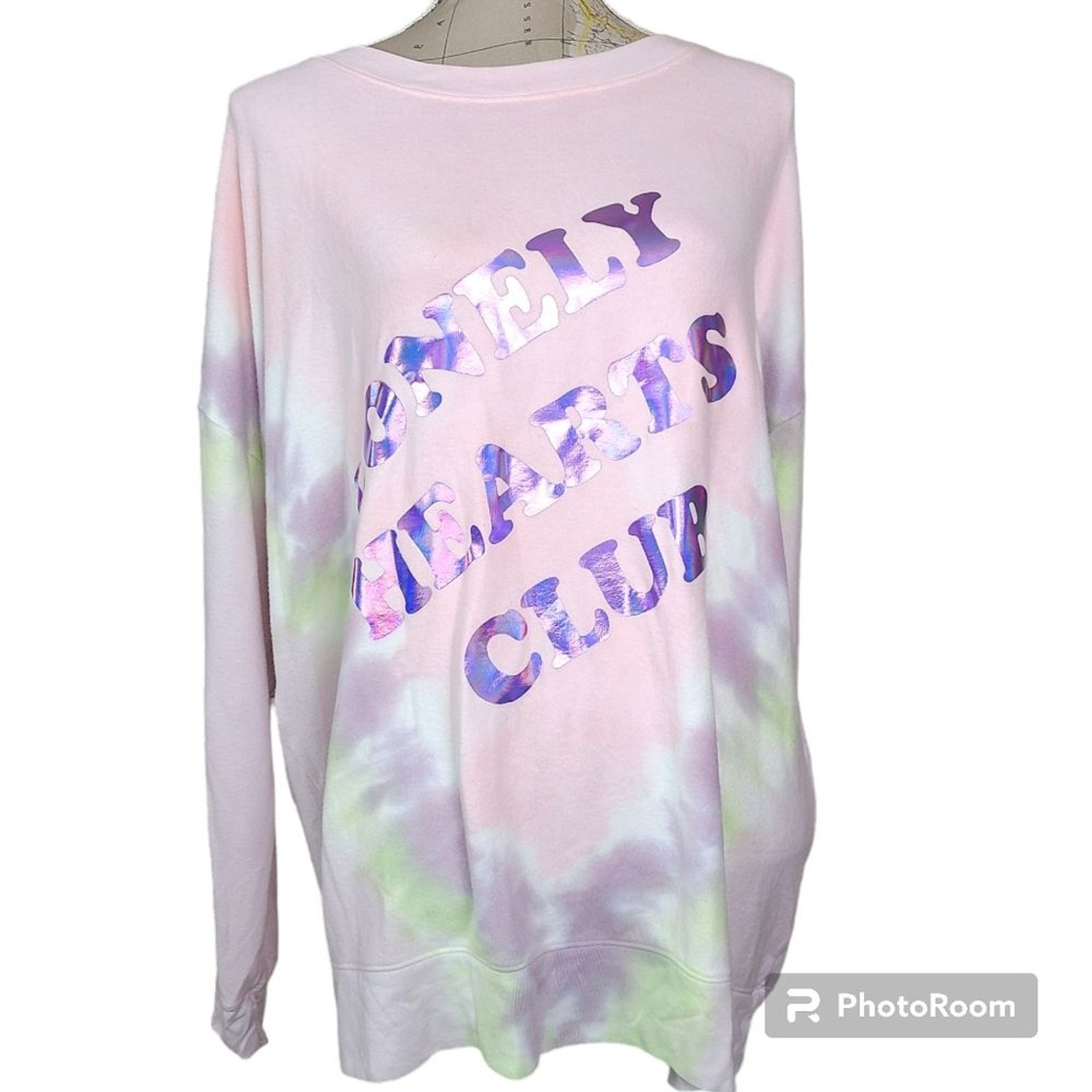 WILDFOX Size Medium Powder Pink Tie-Dye Lonely Hearts Club Sweatshirt NWT