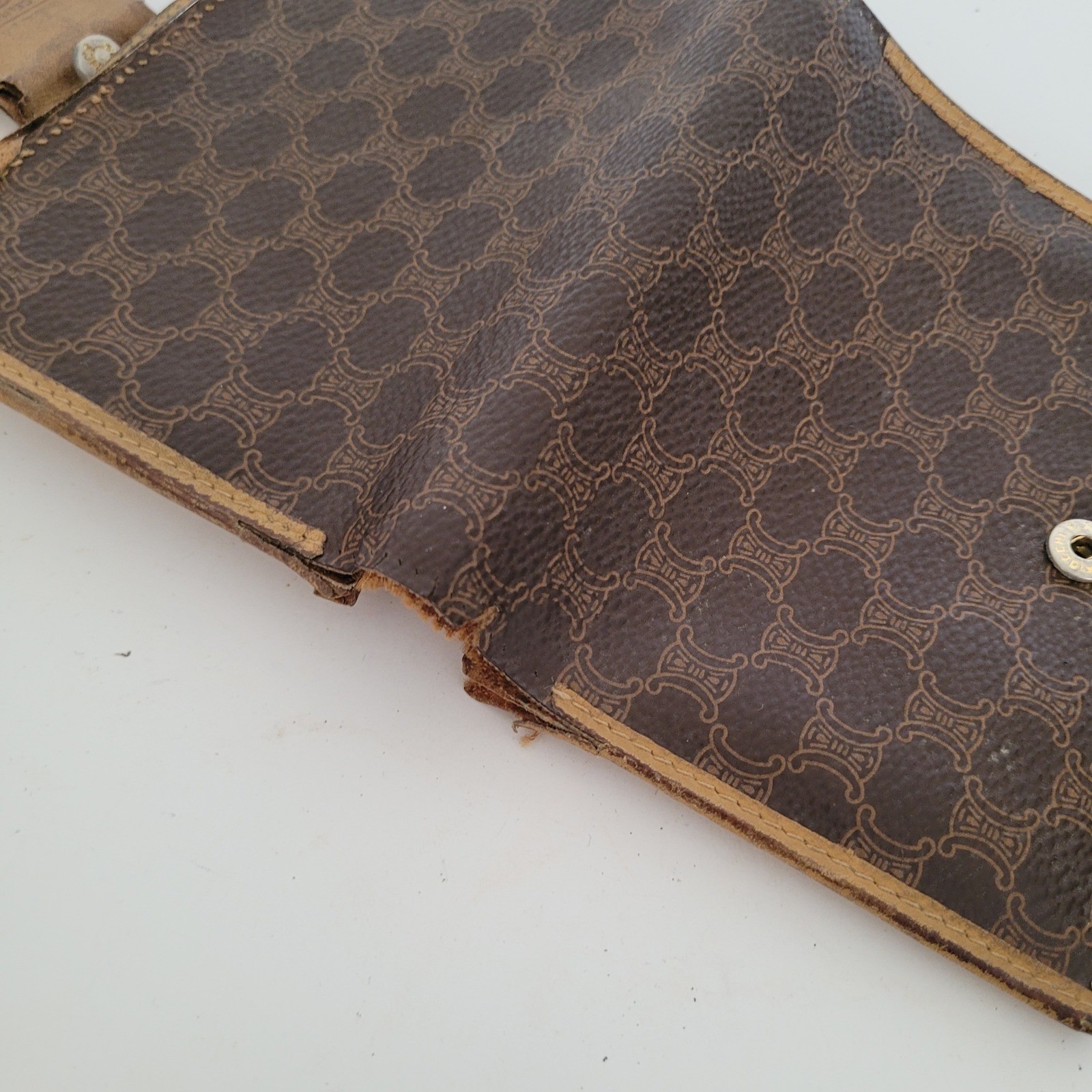 Vintage Celine Macadam Triomphe Bifold Wallet Brown Monogram Kiss Lock Italy M13