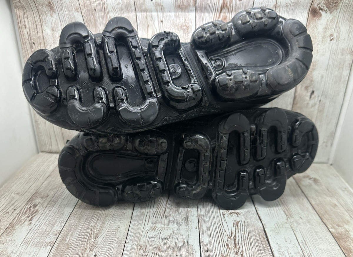 Nike Boys Air VaporMax Flyknit 3 BQ5238-001 Black Running Shoes Sz 6.5Y