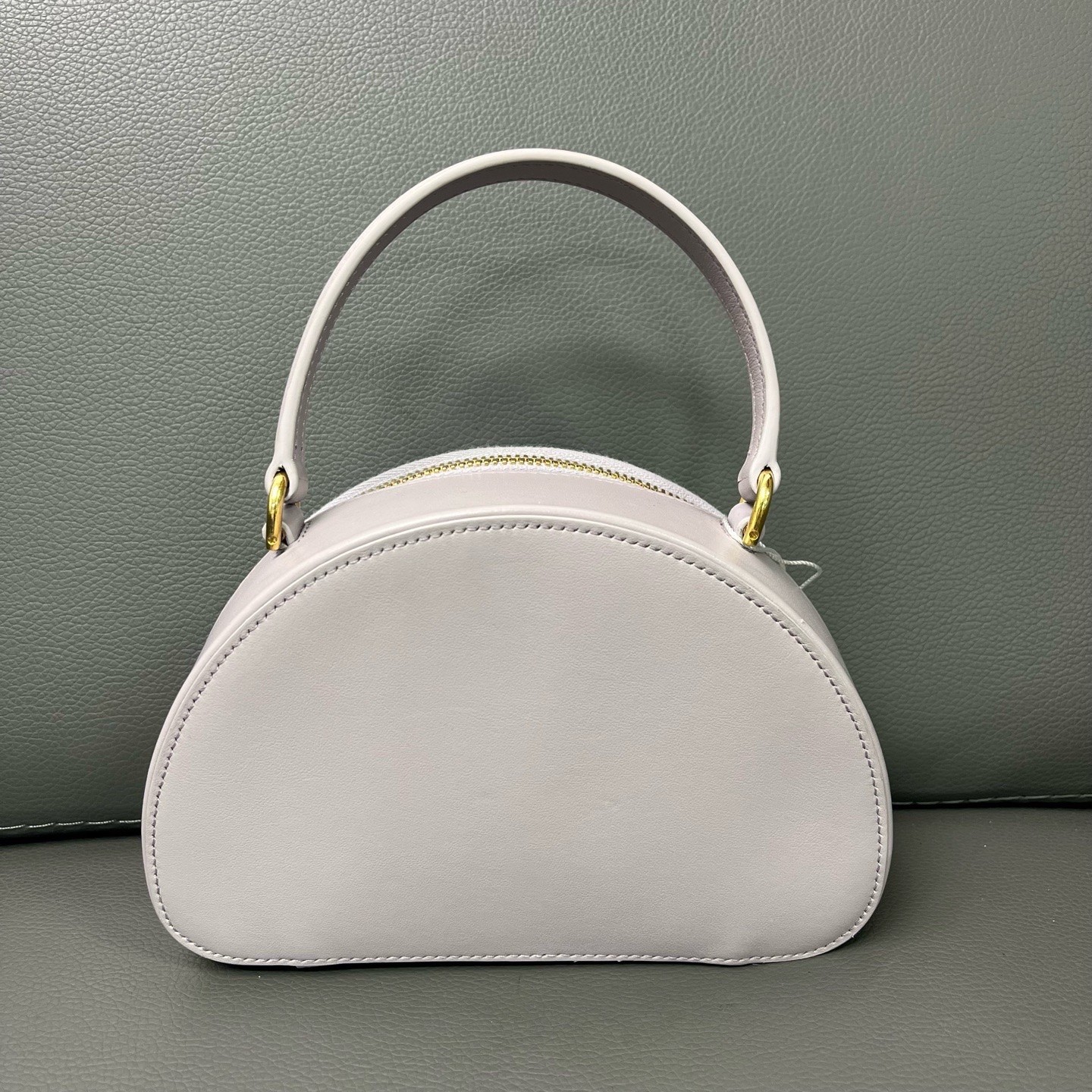 Celine Pre-Owned Authentic Luxury Handbag Lavender 17.5×12×6cm