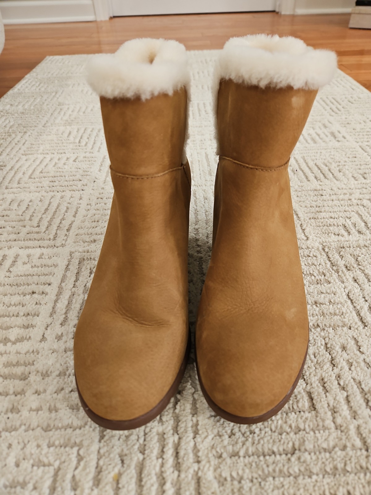 UGG SEYLINE WOMEN BOOTS SUEDE CHESTNUT US 7 Wedge Hidden Heel Brown New Sherpa