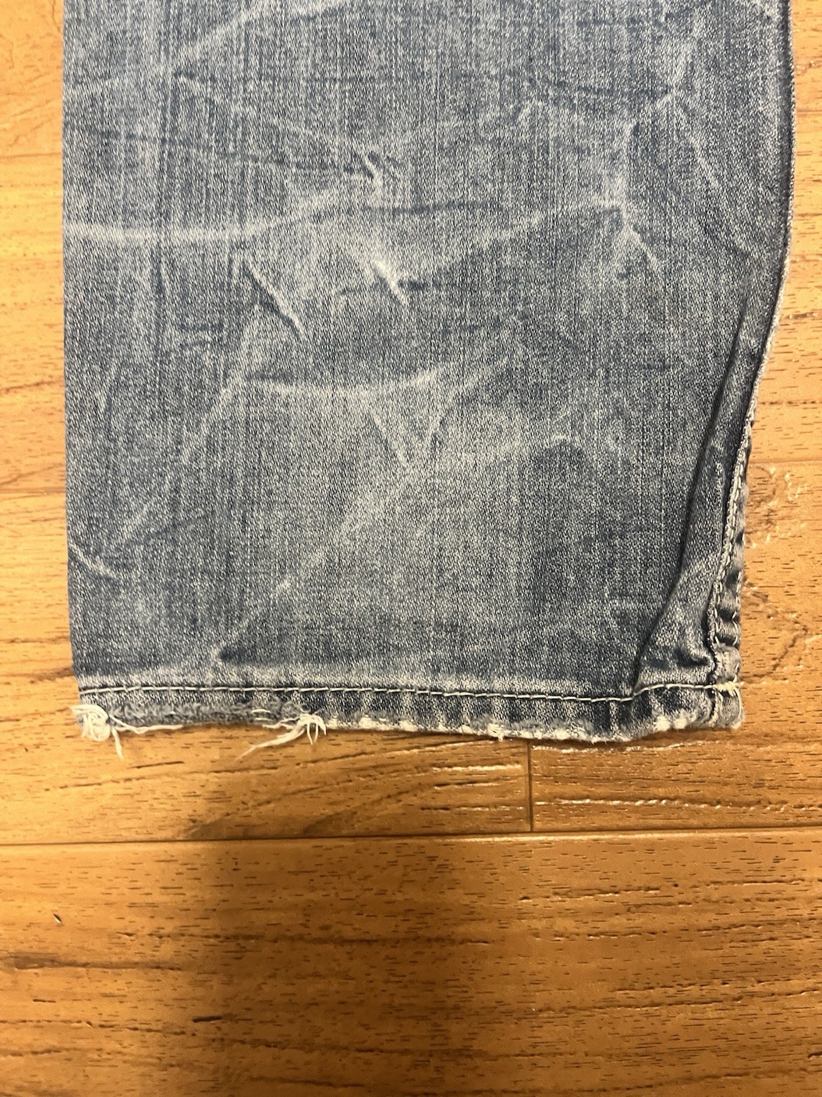 True Religion Jeans Mens Size 33 Blue Straight Leg Flap Pockets Distressed Denim